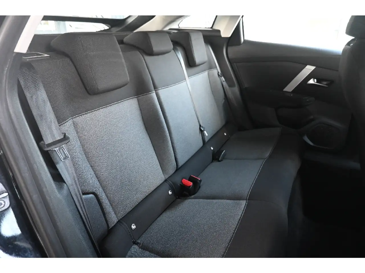 Citroen C4 Berline — photo 7