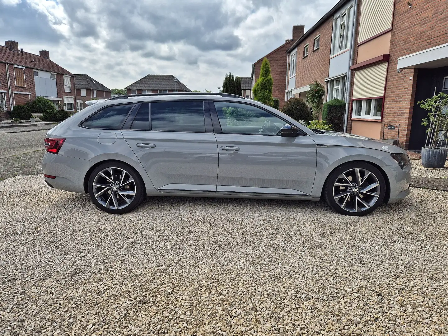 Skoda Superb Combi 1.8 TSI SportLine - 2