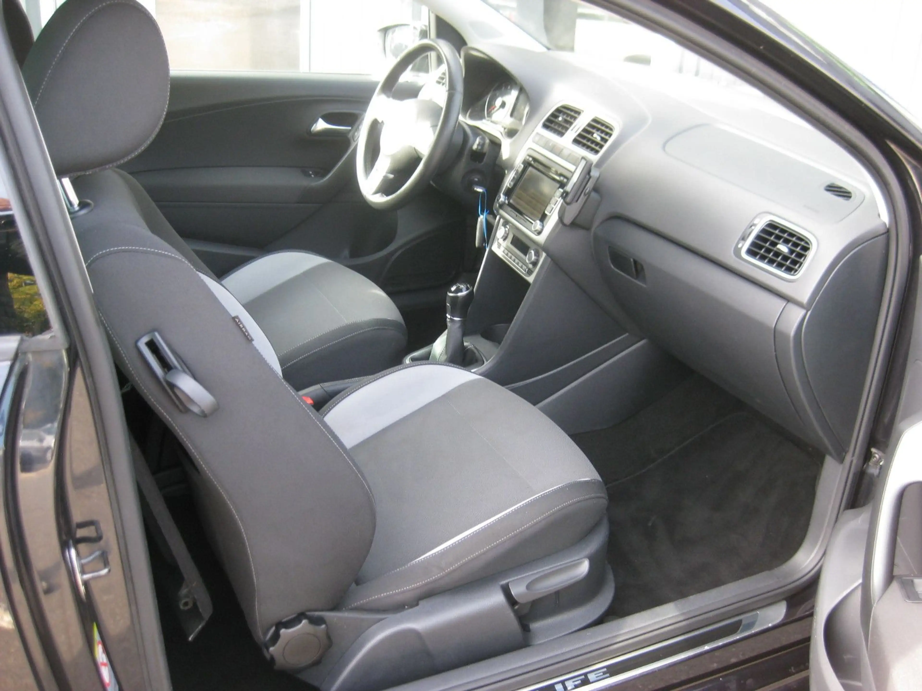 Volkswagen Polo V 1.2 Life "NEUE BREMSEN" — photo 10
