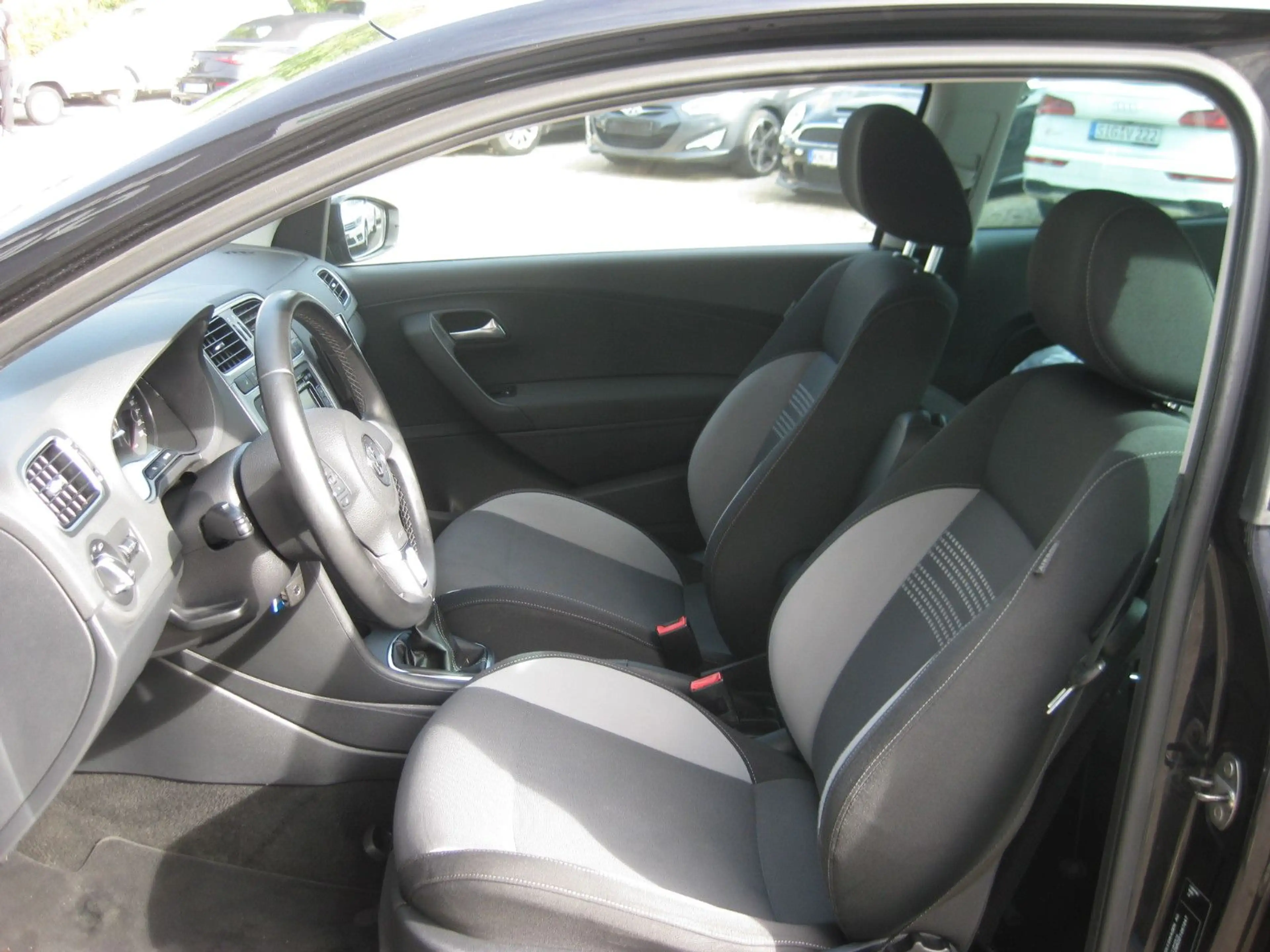 Volkswagen Polo V 1.2 Life "NEUE BREMSEN" — photo 8