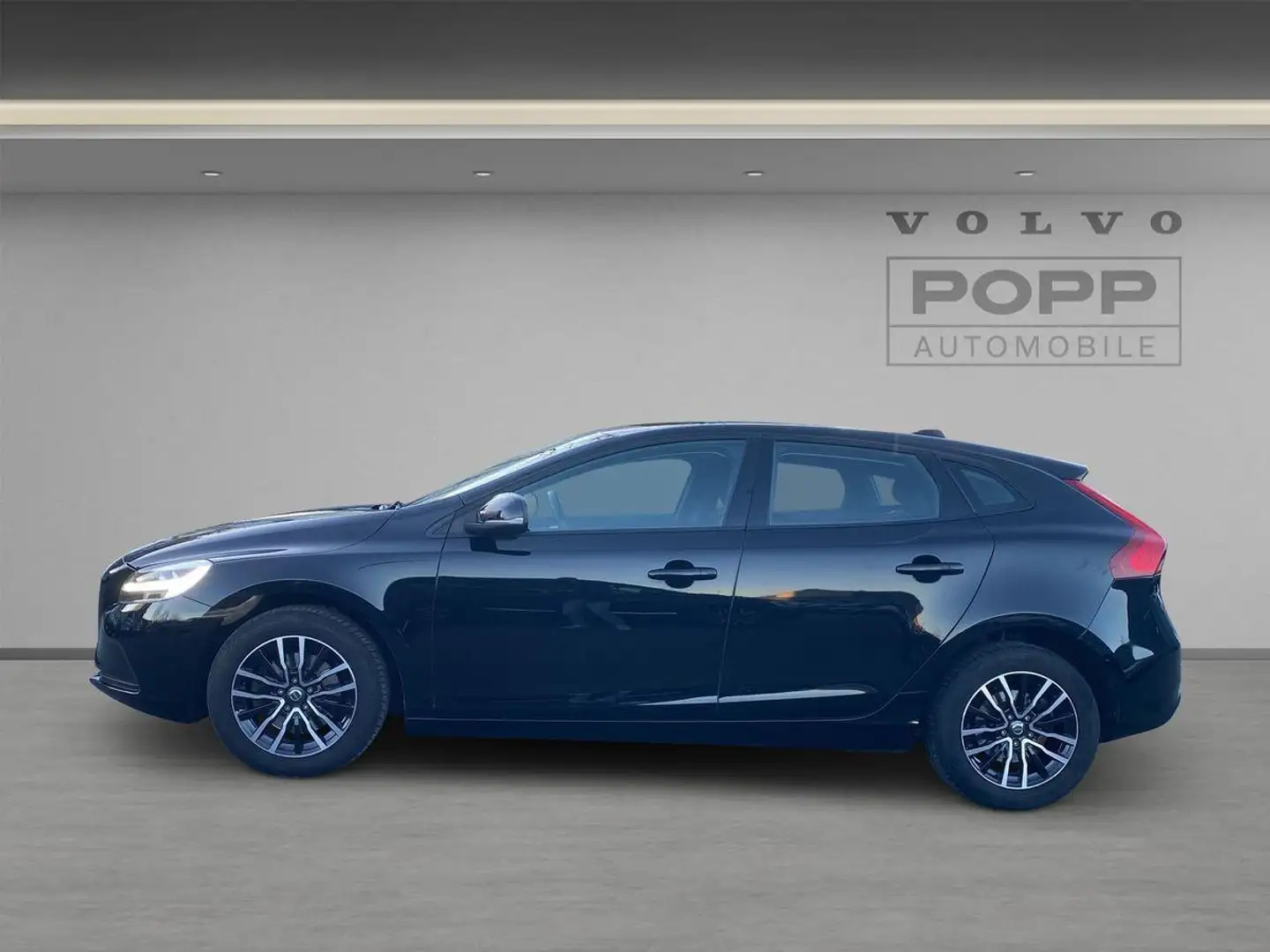 Volvo V40 T2 FWD Momentum CAM FHZ KLIMA LED NAV SHZ Noir - 2