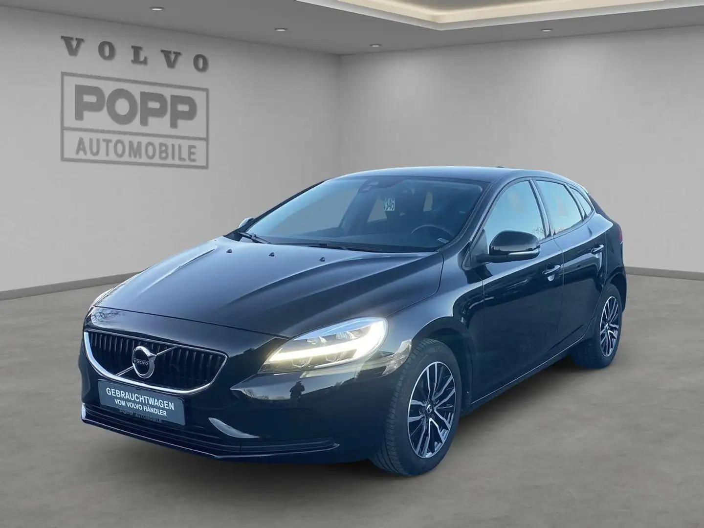 Volvo V40 T2 FWD Momentum CAM FHZ KLIMA LED NAV SHZ Noir - 1
