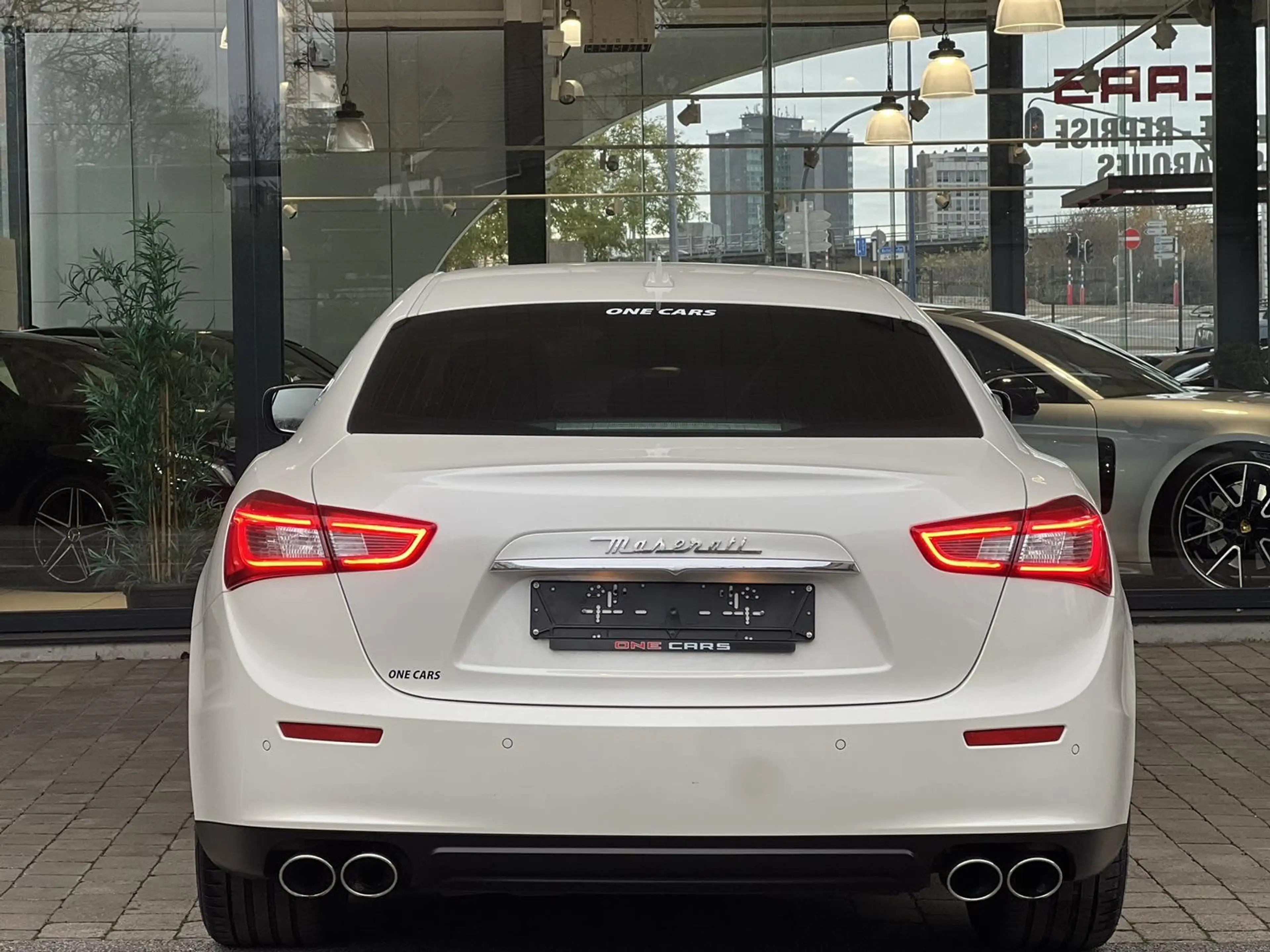 Maserati Ghibli 3.0d AUTOM. BIXENON-CUIR ELEC-GPS-JA19-PDC-GAR 1AN — photo 5