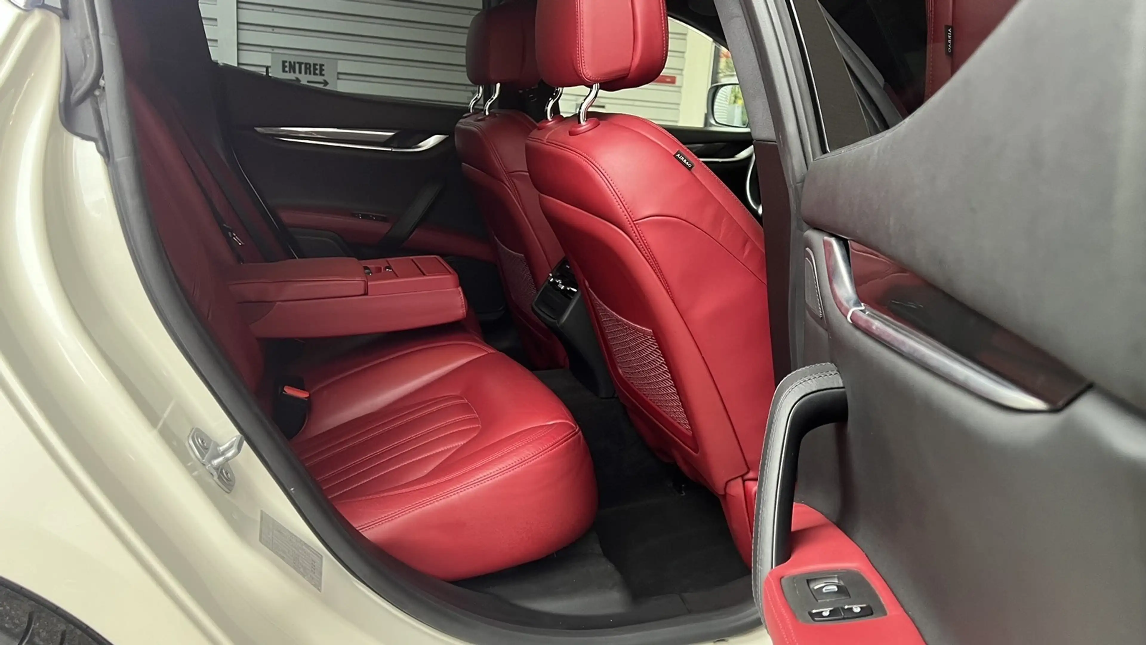 Maserati Ghibli 3.0d AUTOM. BIXENON-CUIR ELEC-GPS-JA19-PDC-GAR 1AN — photo 13