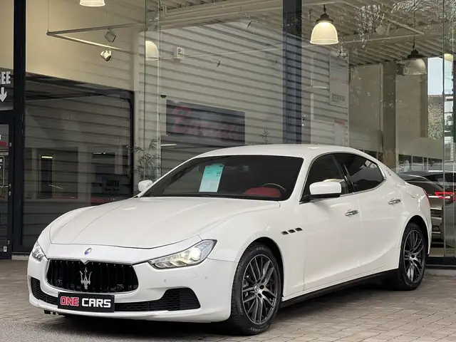 Maserati Ghibli 3.0D ( BLANCHE ) CLIM CUIR XEN GPS JA19 GAR 1AN..