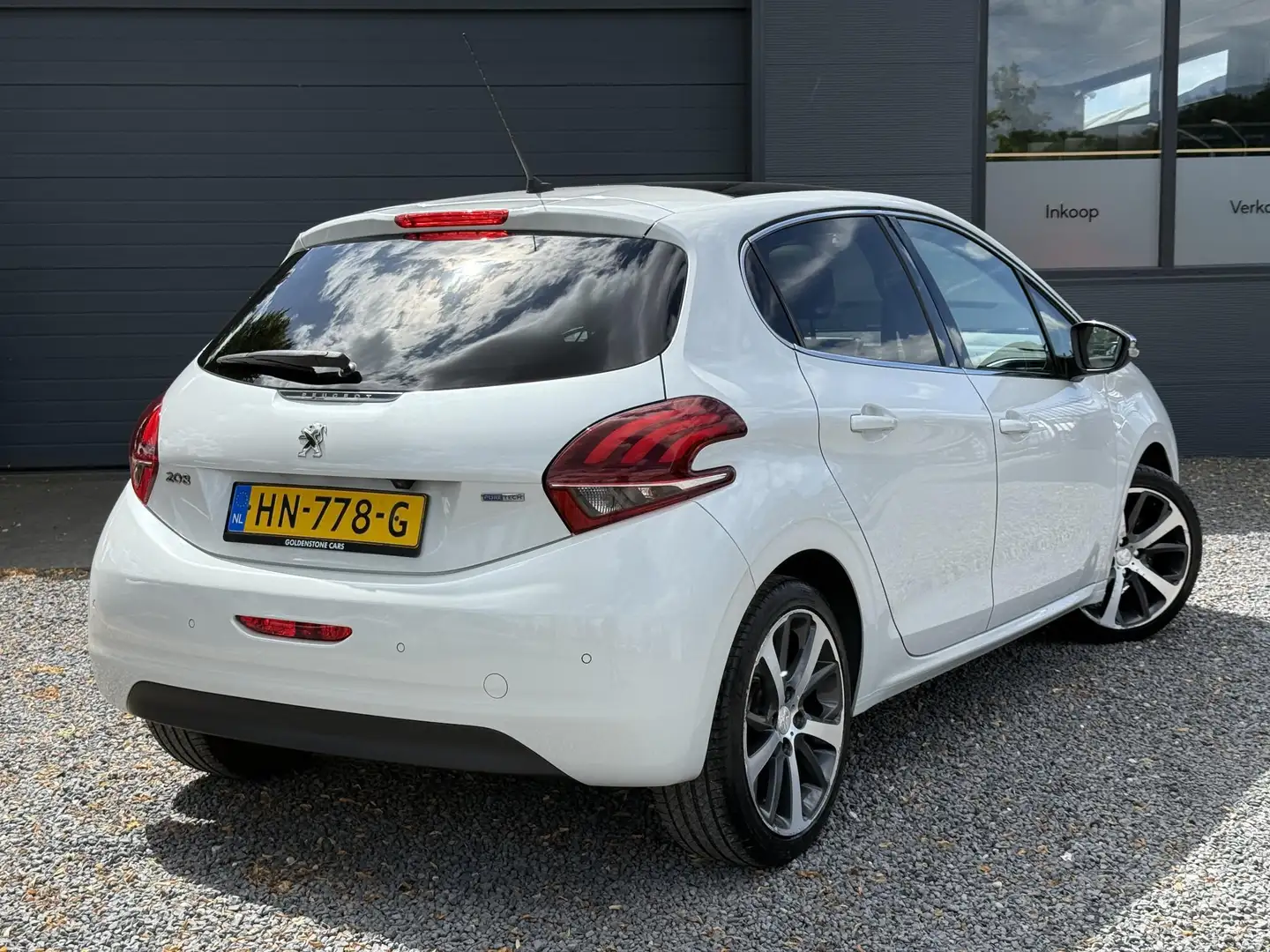 Peugeot 208 1.2 PureTech Première 2e Eigenaar,Navi,Pano,110pk, Wit - 2