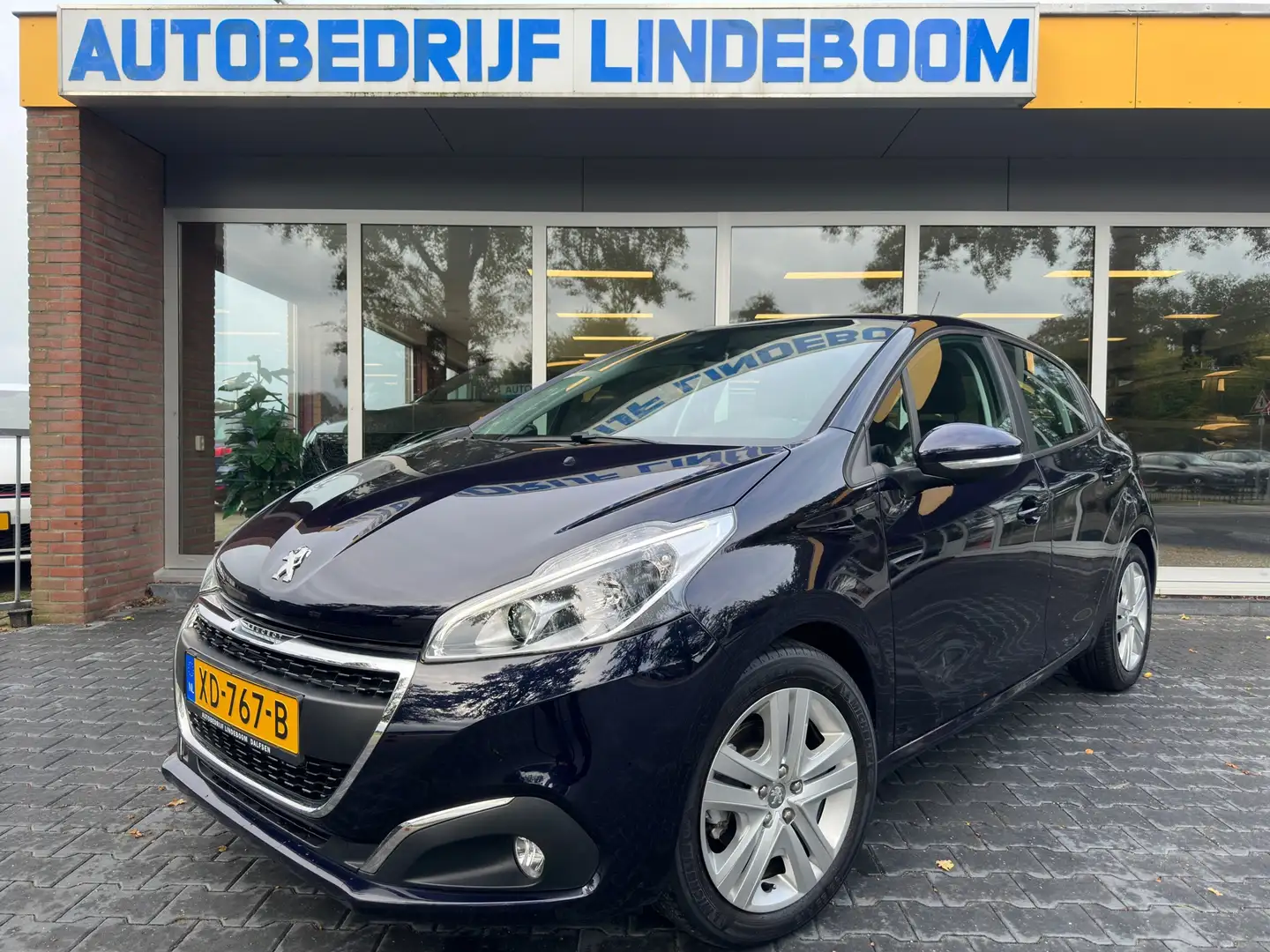 Peugeot 208 1.2 PureTech Signature,apple carplay, Azul - 1