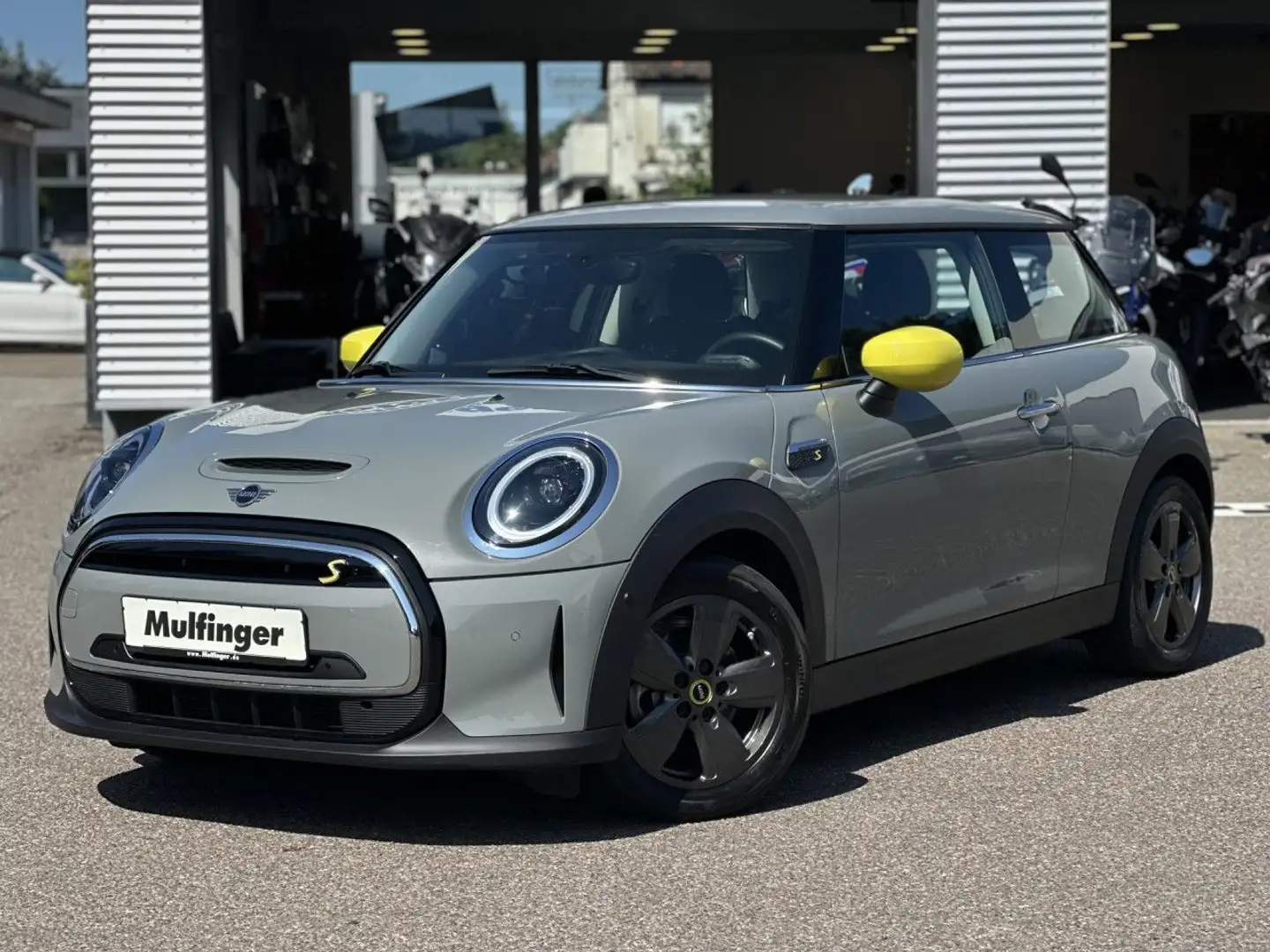 MINI Cooper SE Essential LED Navi DAB Sitzh.ParkAss Grijs - 2