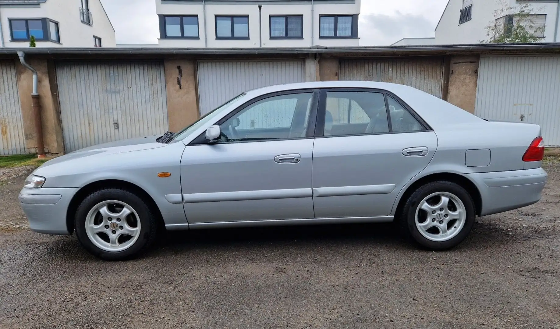 Mazda 626 /1.Hand/Techn gepflgt/3 Jhr Garantie inklusiv Gris - 1