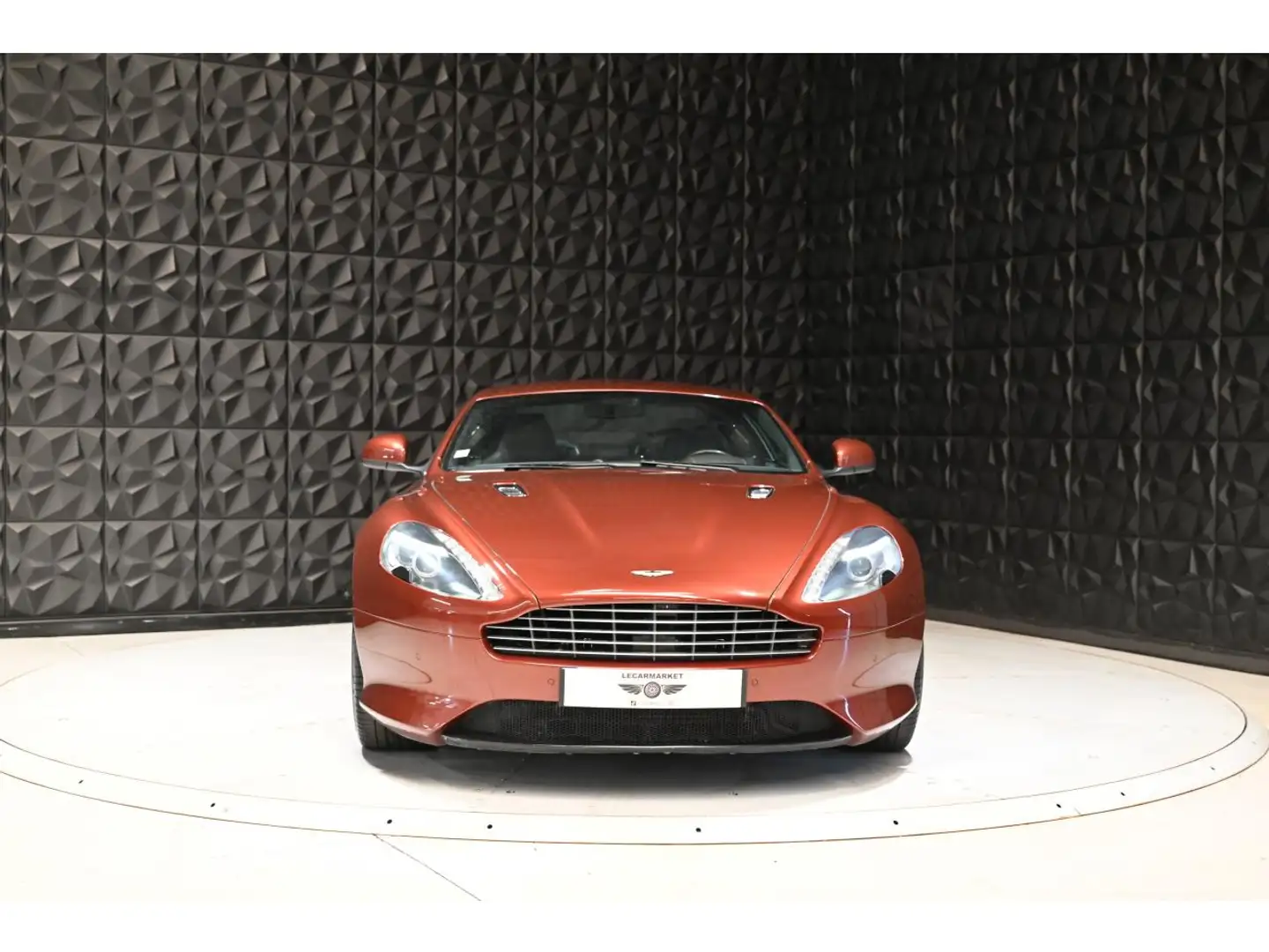 Aston Martin Virage Virage 6.0 V12 - 497 - BV Touchtronic 2 2011 COUPE . Rot - 1