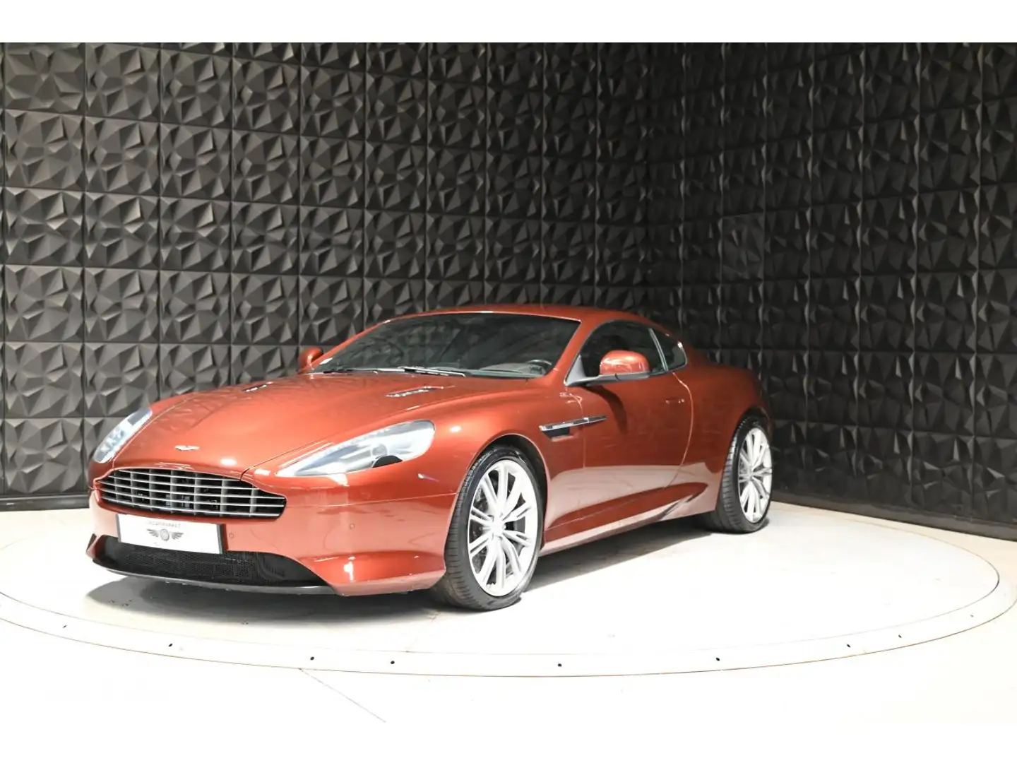 Aston Martin Virage Virage 6.0 V12 - 497 - BV Touchtronic 2 2011 COUPE . Rot - 2