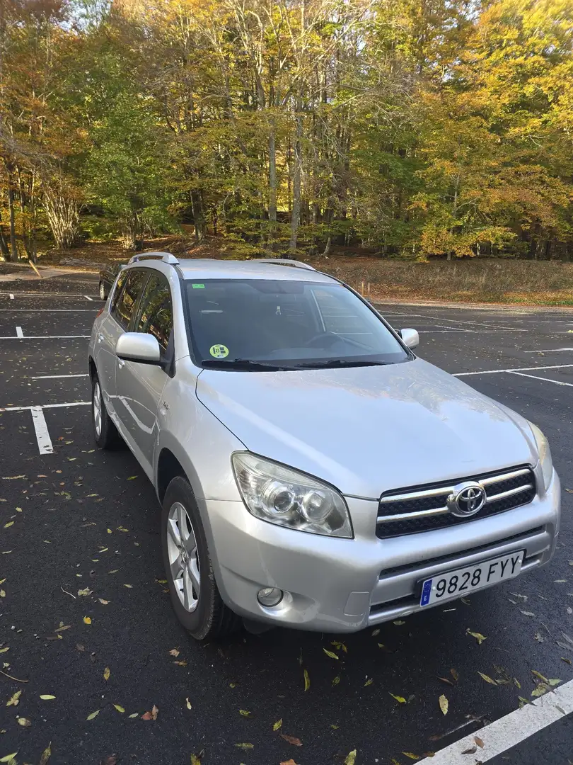 Toyota RAV 4 RAV-4 2.2D-4D Sol - 2