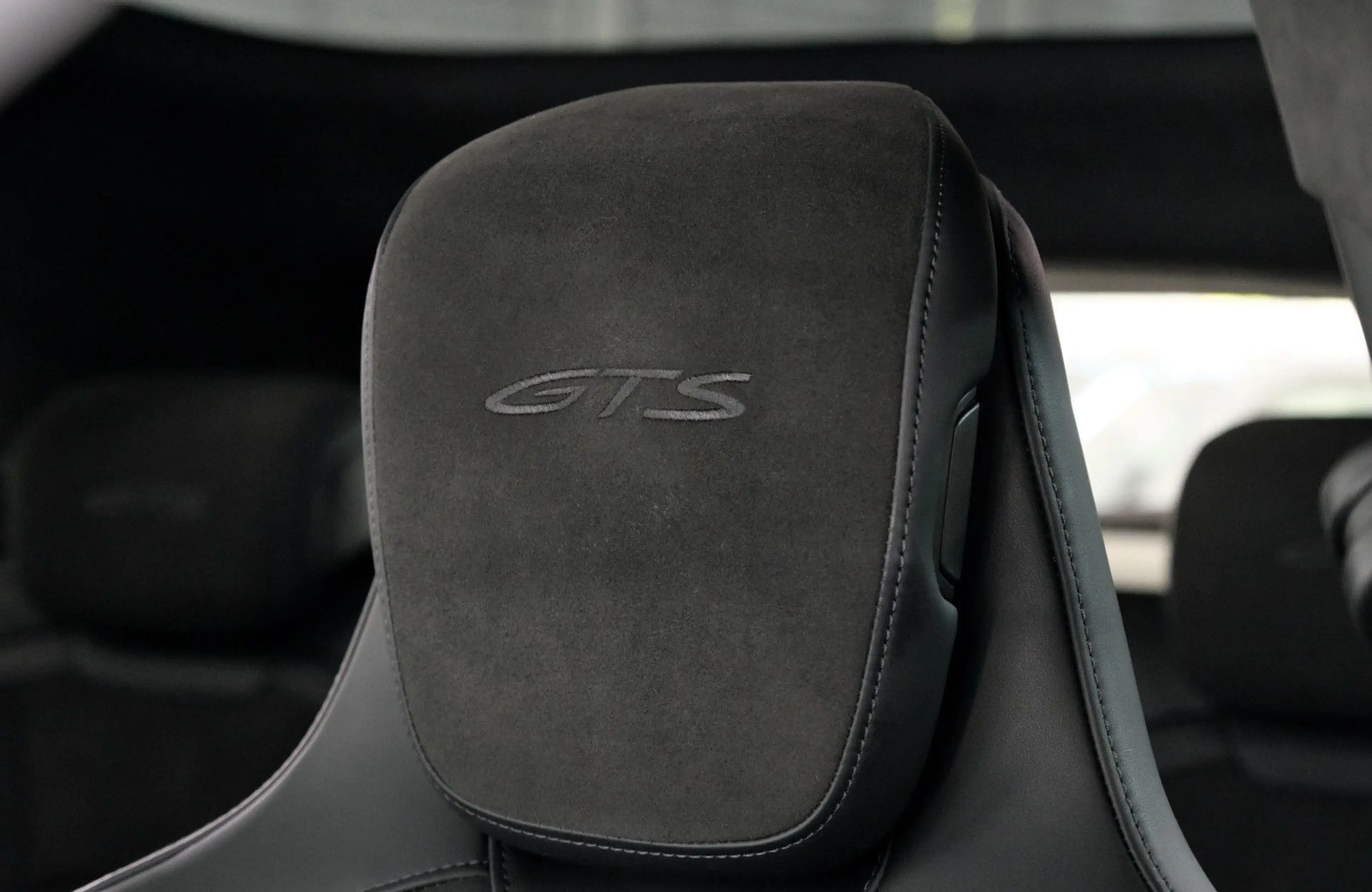 Porsche Taycan GTS Sport Turismo BOSE Pano 21 Zoll DE — photo 11