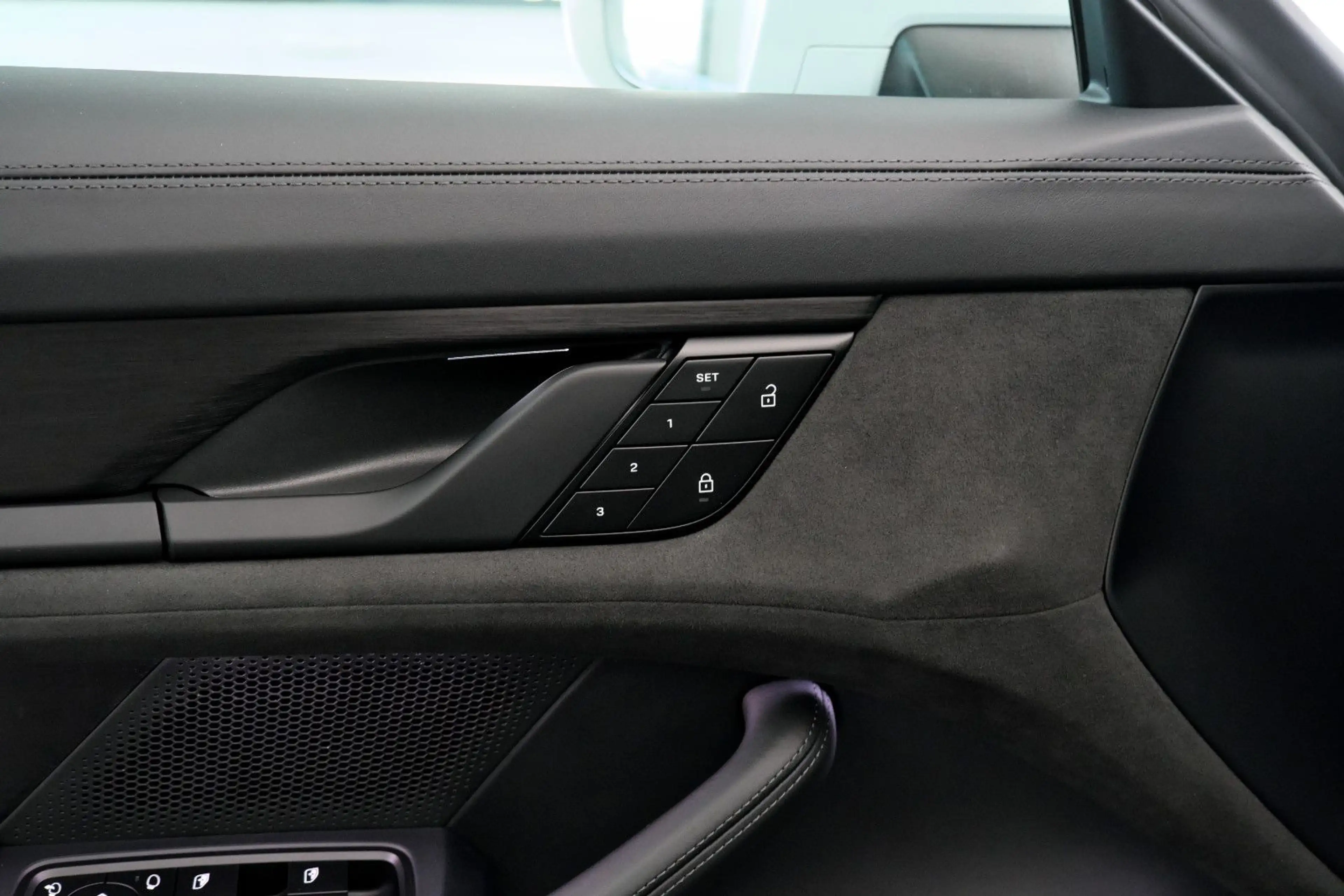 Porsche Taycan GTS Sport Turismo BOSE Pano 21 Zoll DE — photo 14