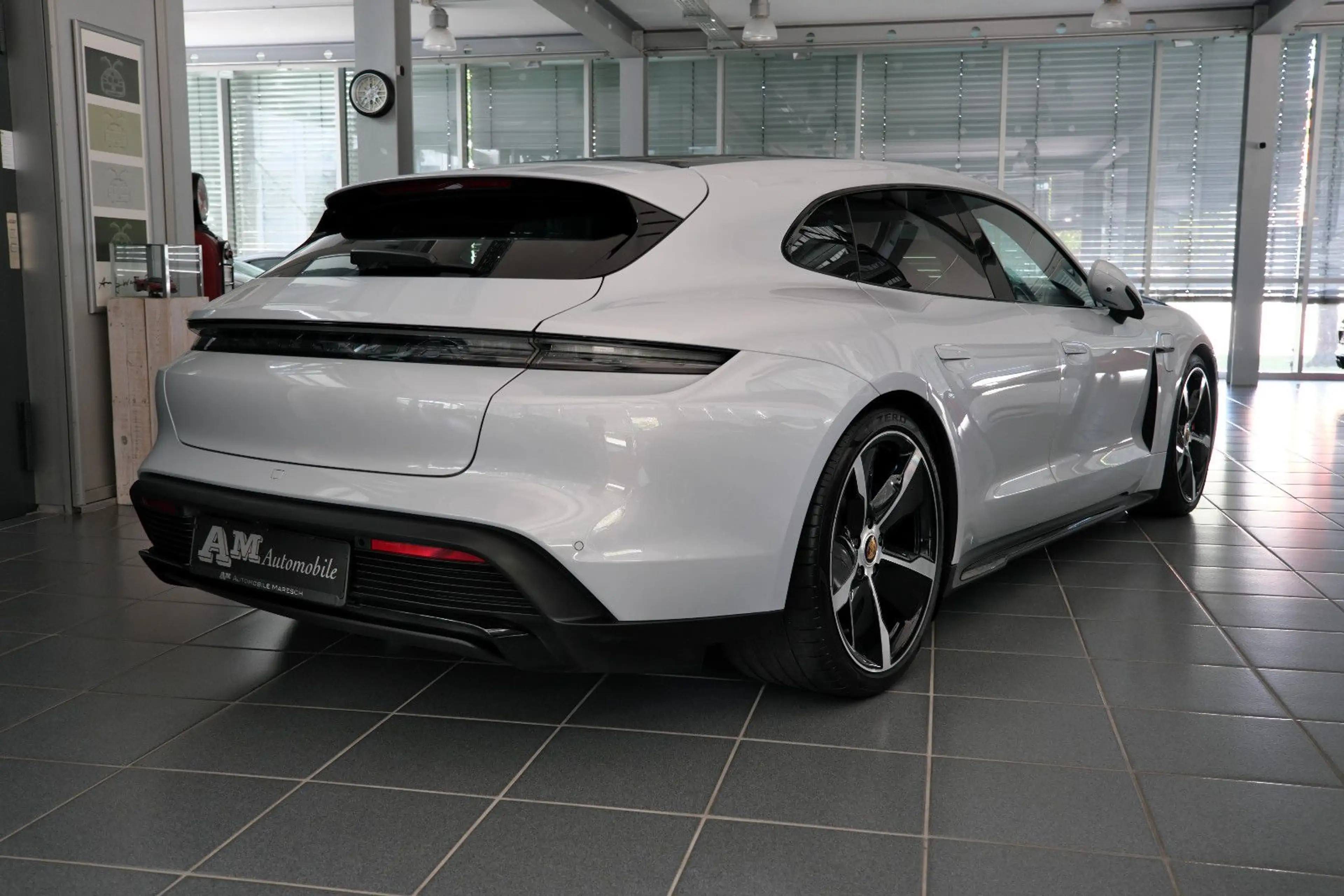 Porsche Taycan GTS Sport Turismo BOSE Pano 21 Zoll DE — photo 4