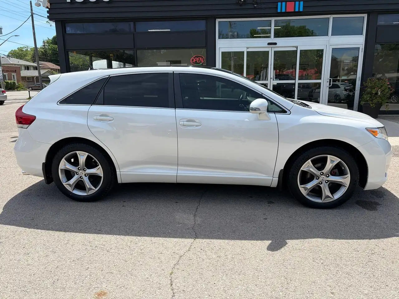 Toyota Venza photo Toyota Venza