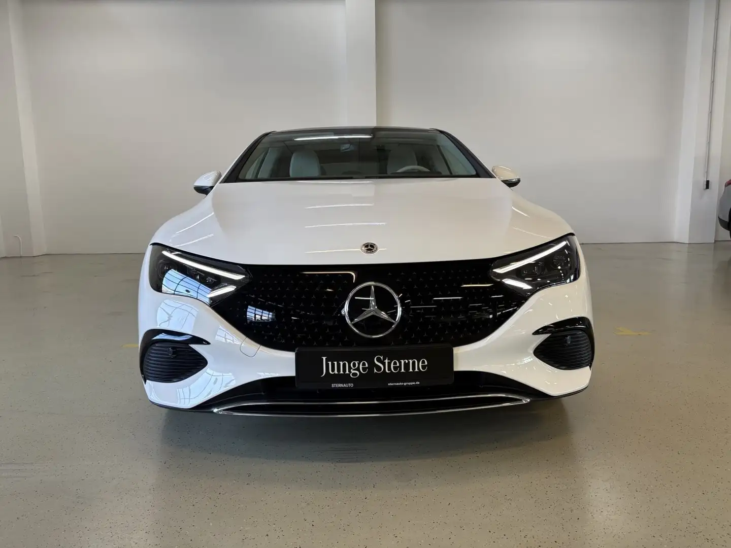 Mercedes-Benz EQE 300 EQE 300 Electric Art Pano Distr RüCam Digital Light Weiß - 2