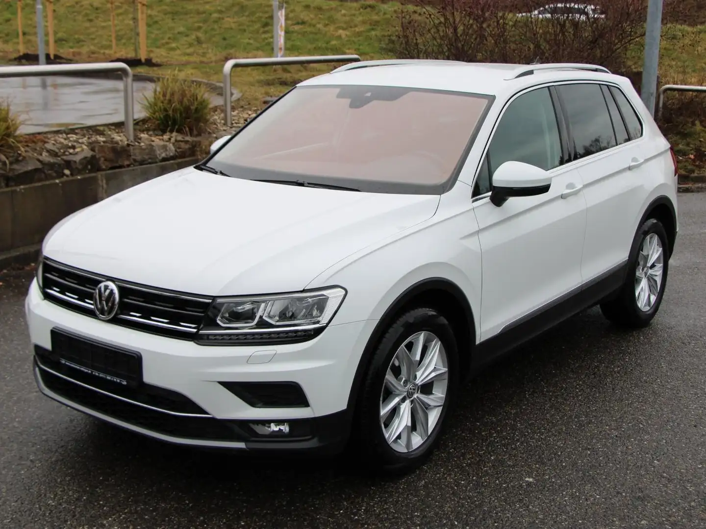 Volkswagen Tiguan TSI Highline BMT/Start-Stopp DSG ACC LED Alcantara Weiß - 1