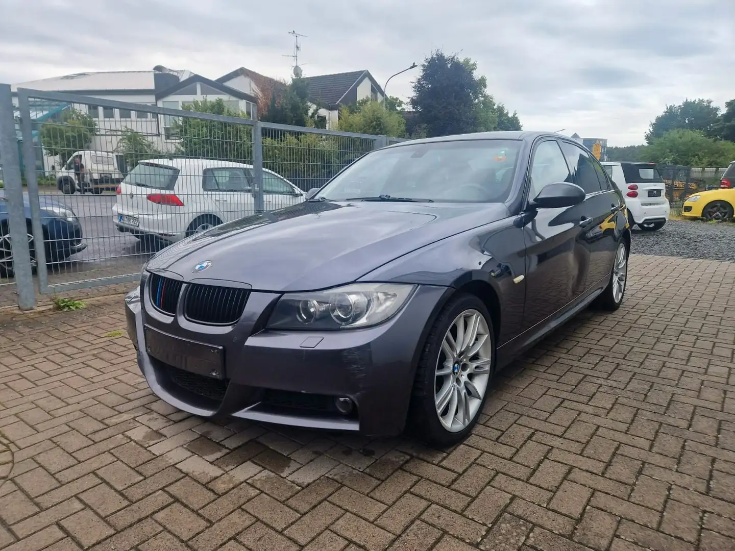 BMW 330 Lim. 330d xDrive M-Paket - 1