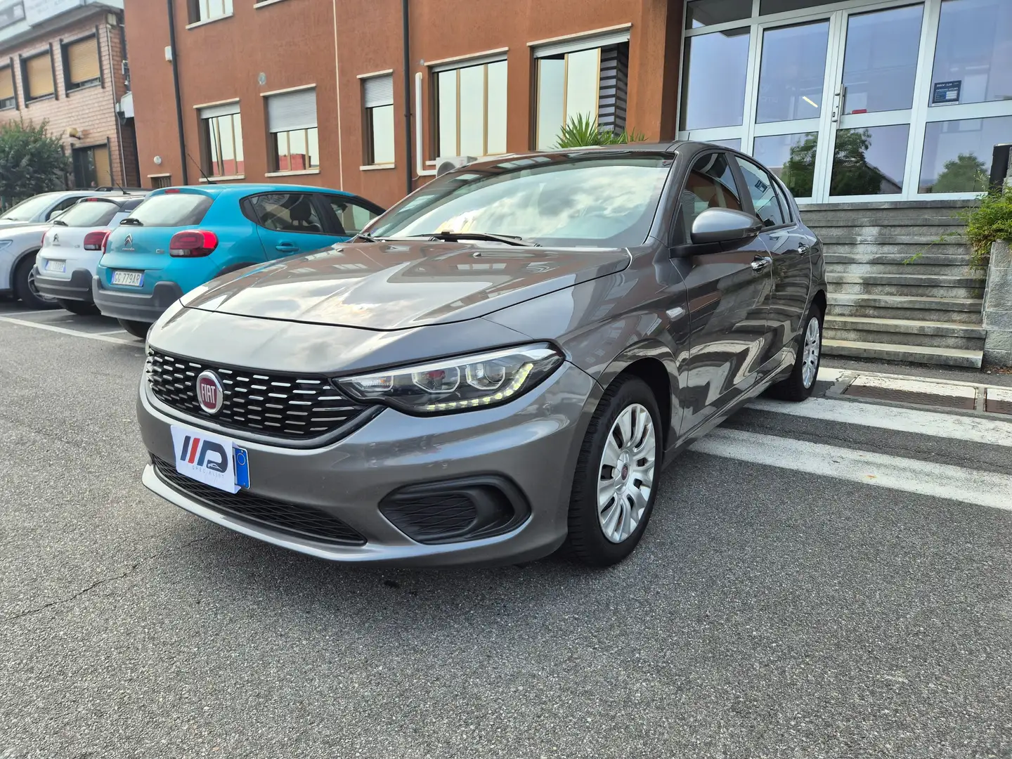 Fiat Tipo Tipo 5p 1.4 tjt Easy Gpl 120cv my18 Grau - 2