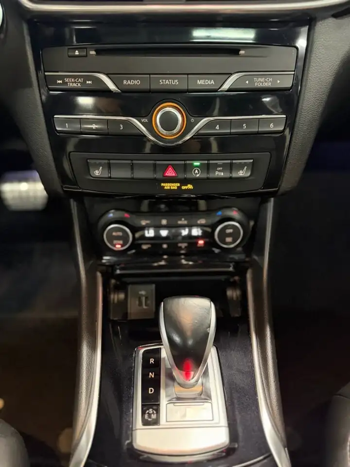 Infiniti QX30 снимка Infiniti QX30