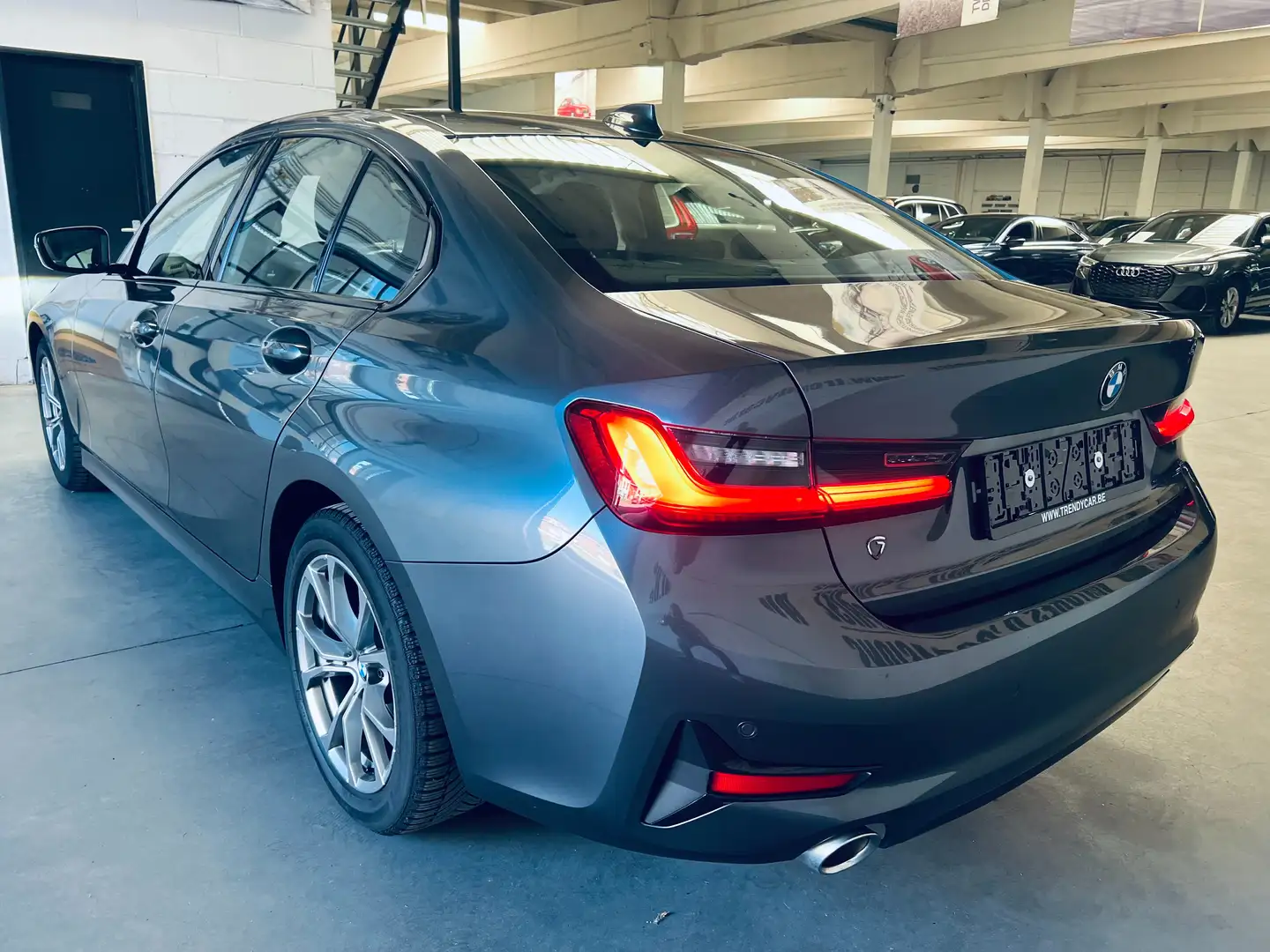 BMW 320 dA BERLINE+NAVI+LED+CRUISE+CARNET+GARANTIE Gris - 2