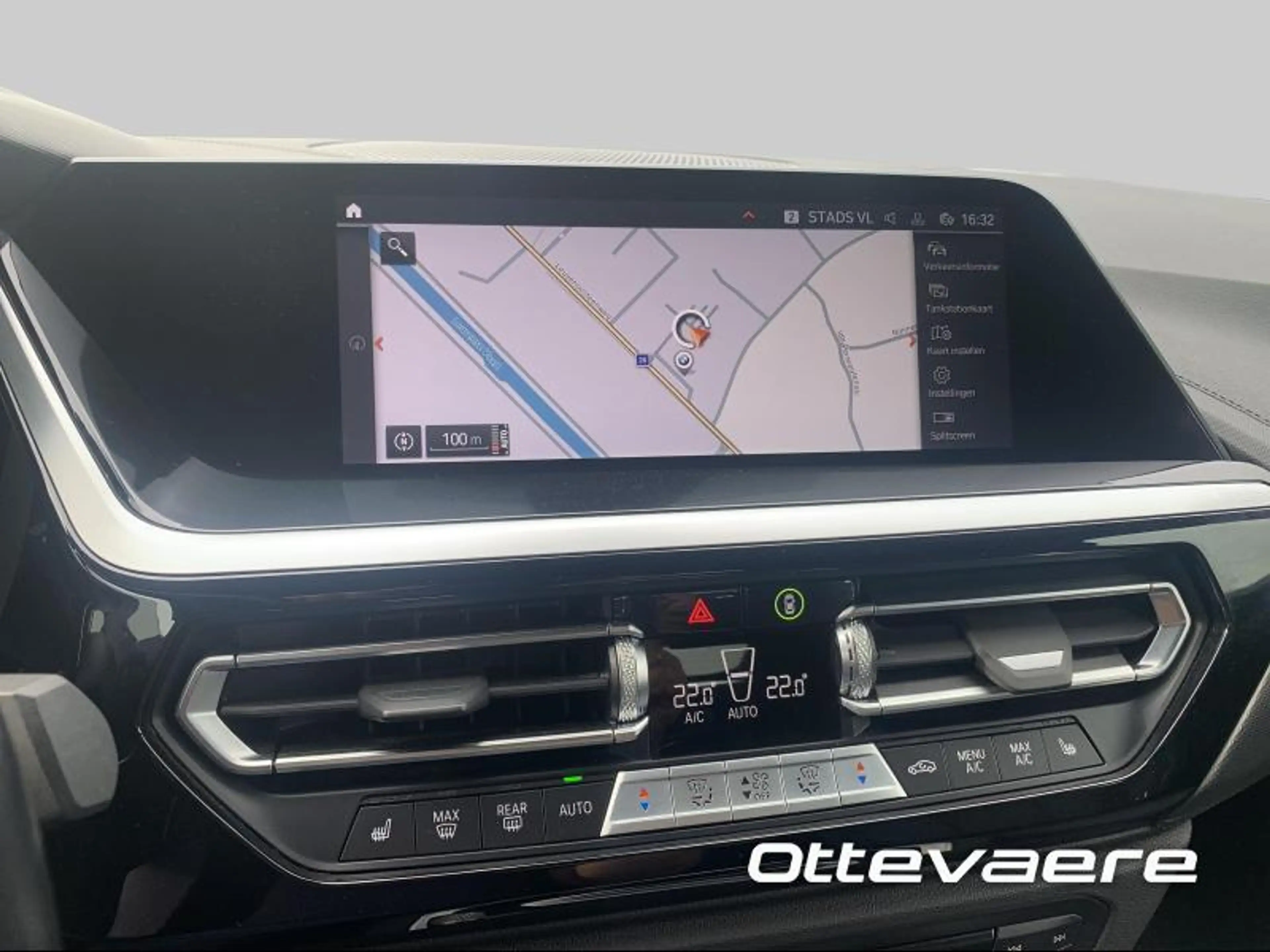 BMW Z4 sDrive20i — photo 13