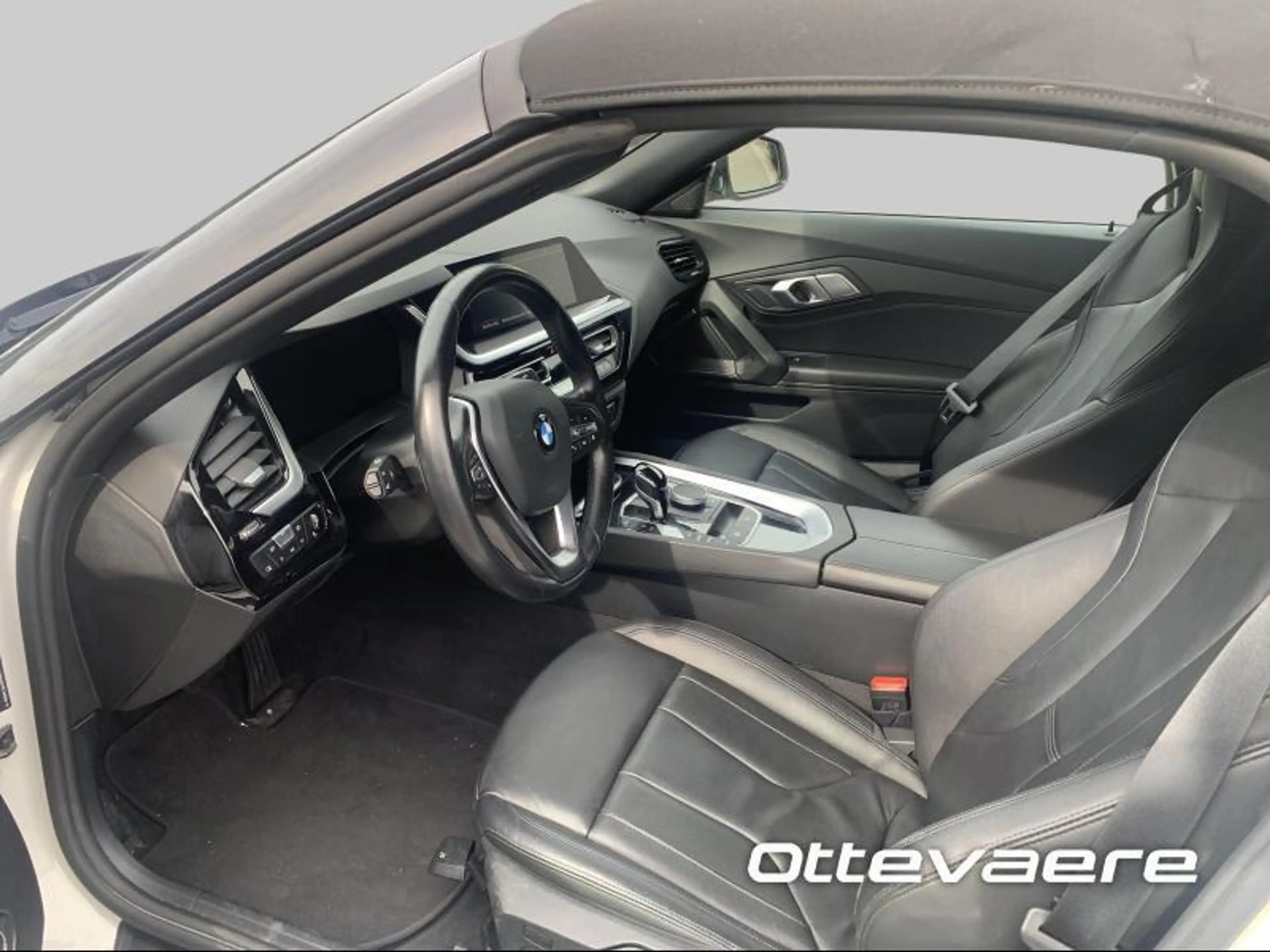 BMW Z4 sDrive20i — photo 6