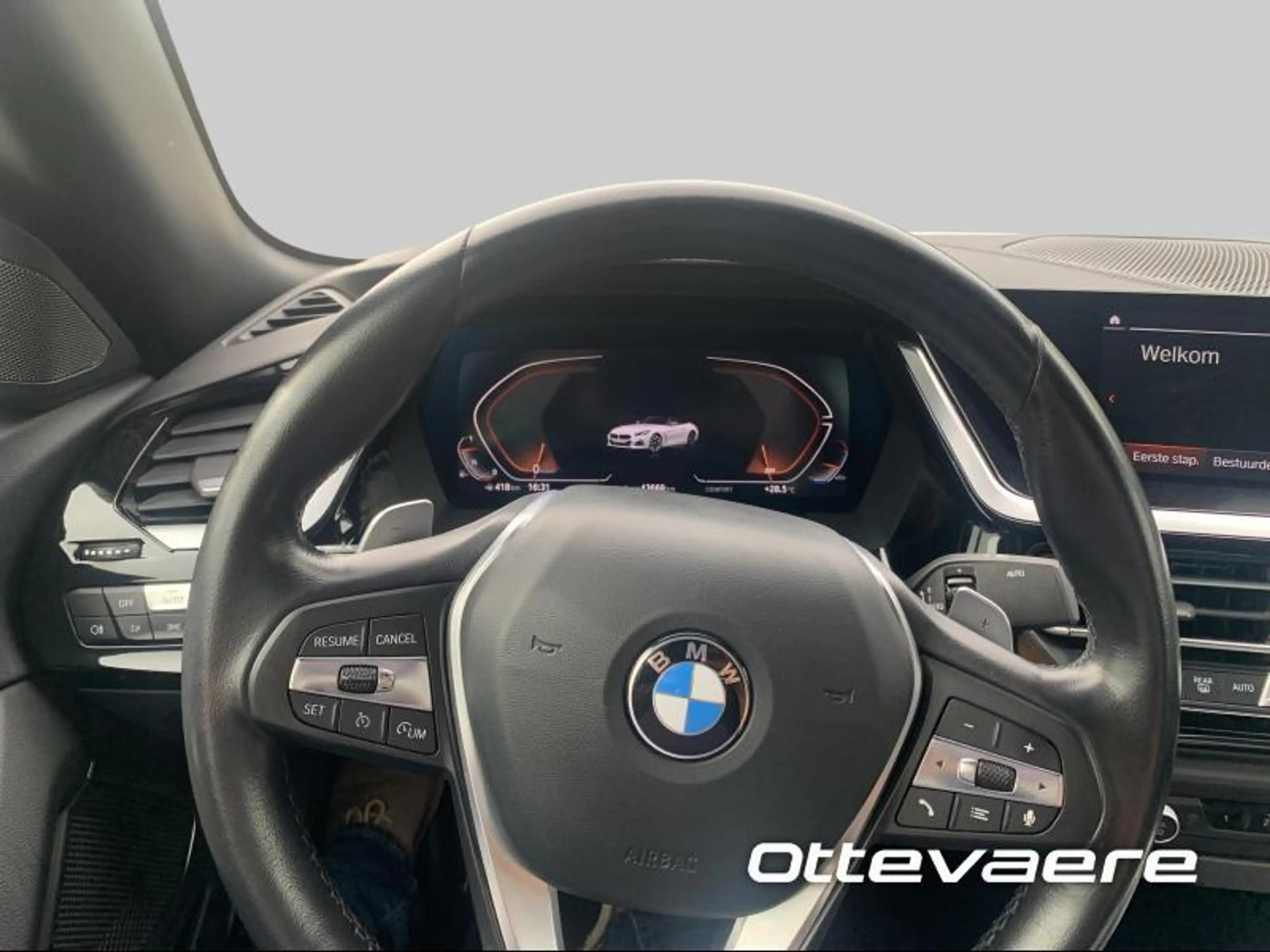 BMW Z4 sDrive20i — photo 9