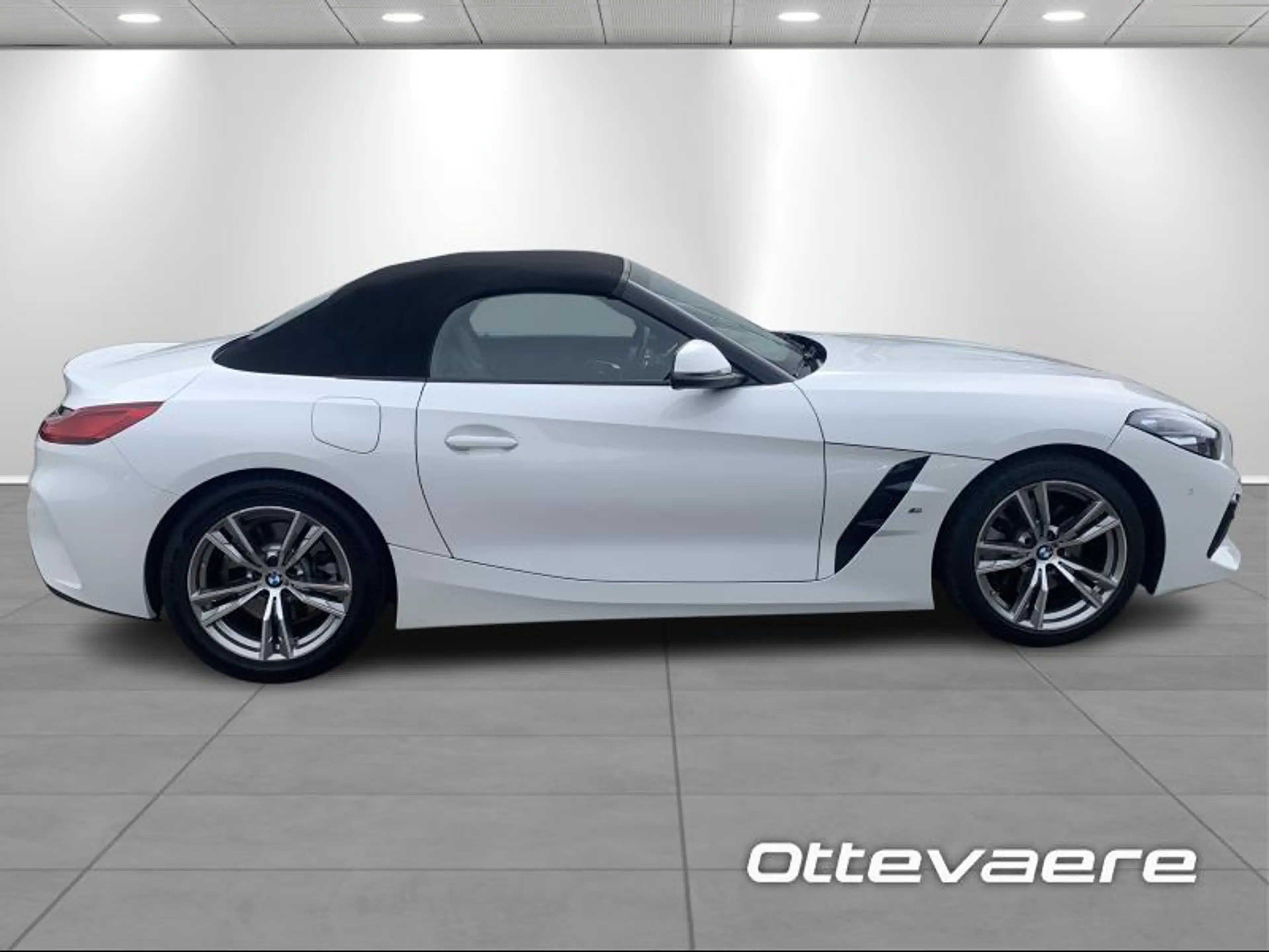 BMW Z4 sDrive20i — photo 3