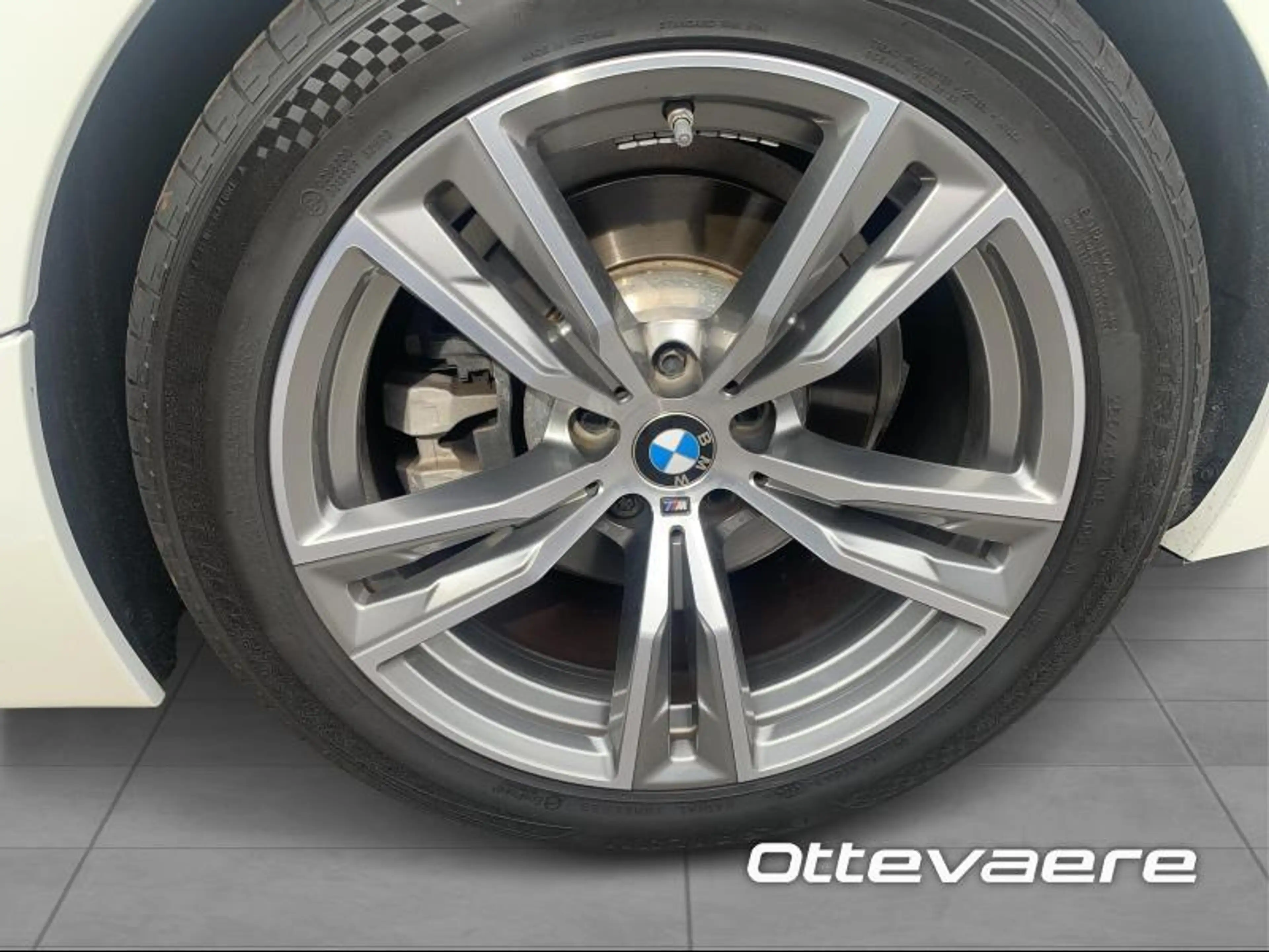 BMW Z4 sDrive20i — photo 8