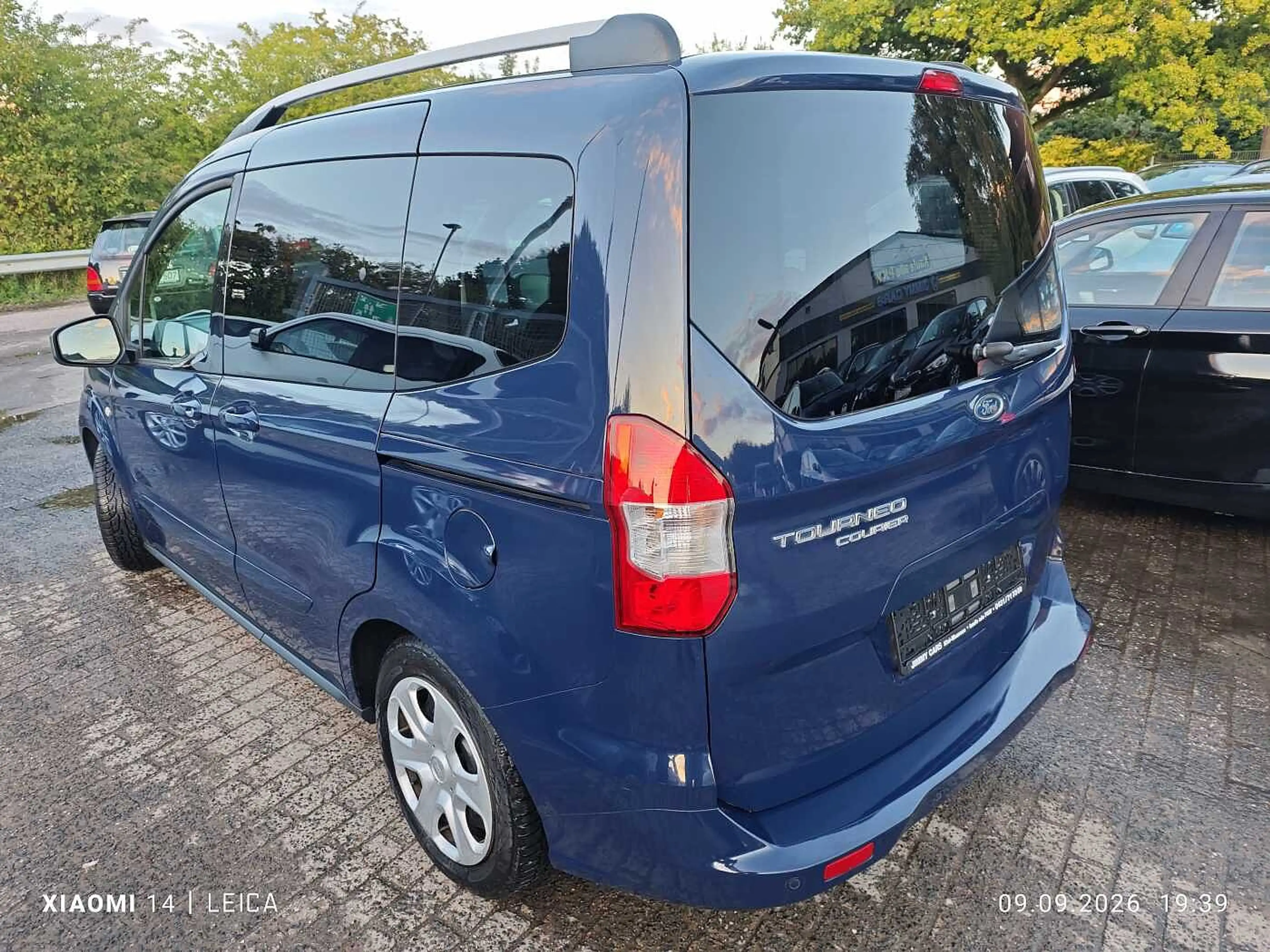 Ford Tourneo Courier Diesel 1.5 TDCi Ambiente — photo 2
