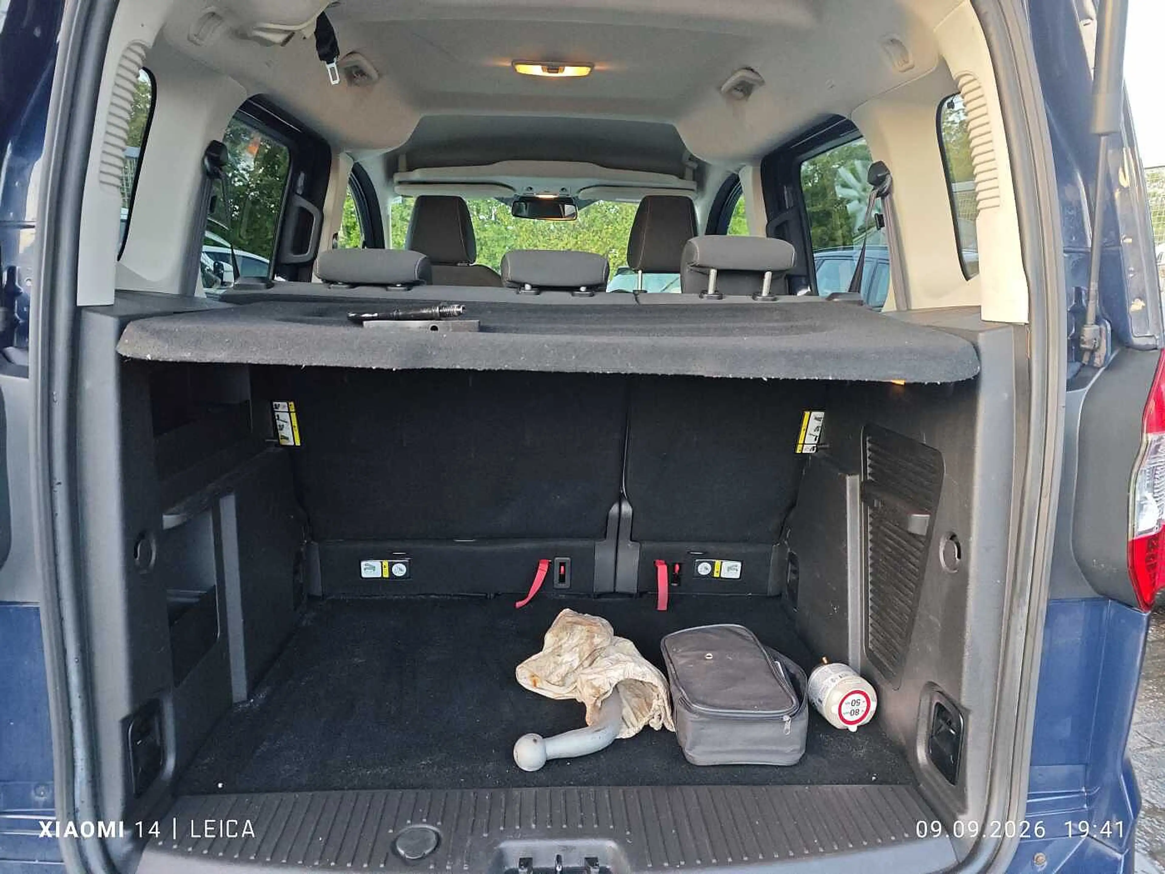 Ford Tourneo Courier Diesel 1.5 TDCi Ambiente — photo 12