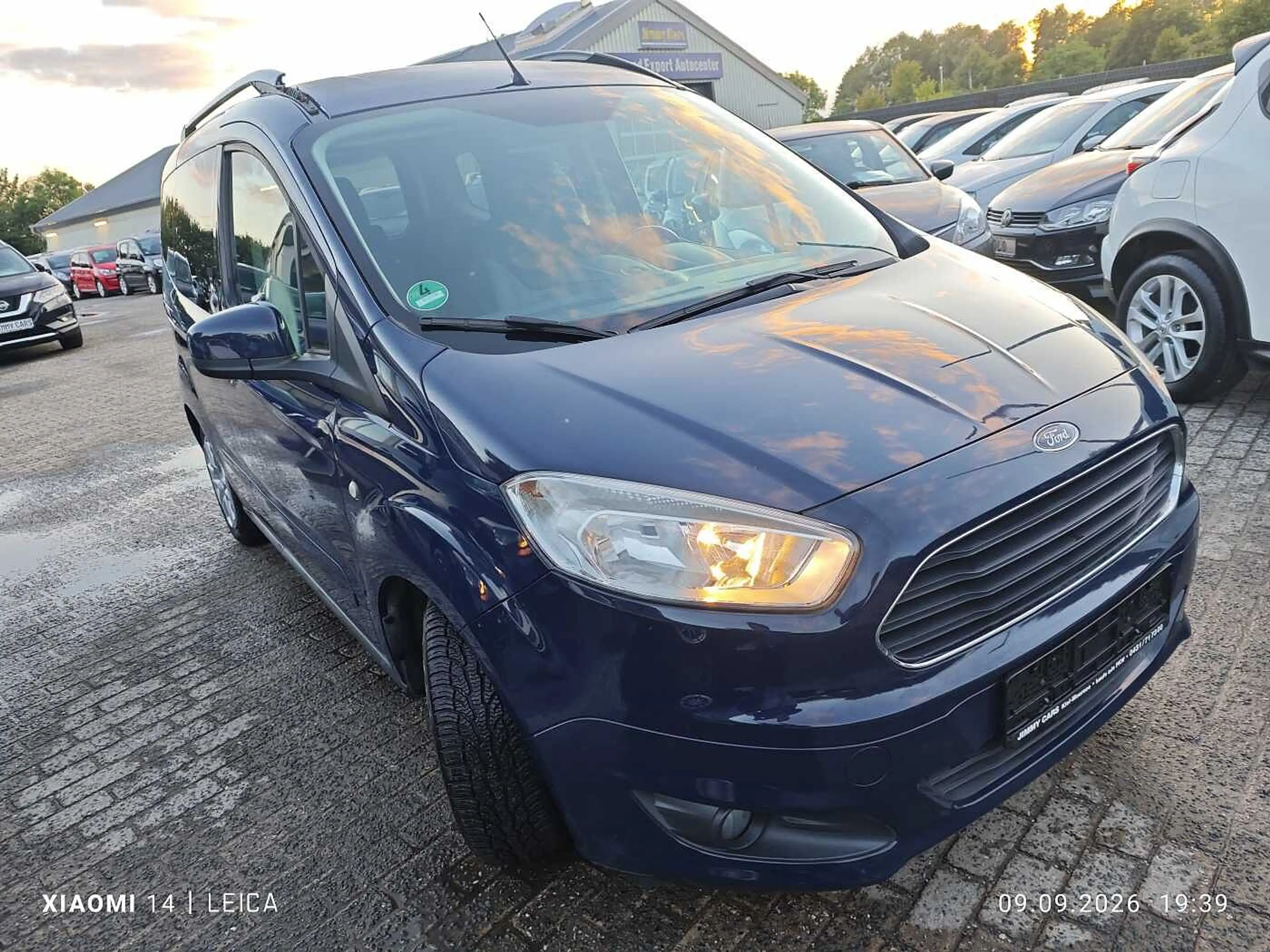 Ford Tourneo Courier Diesel 1.5 TDCi Ambiente — photo 3