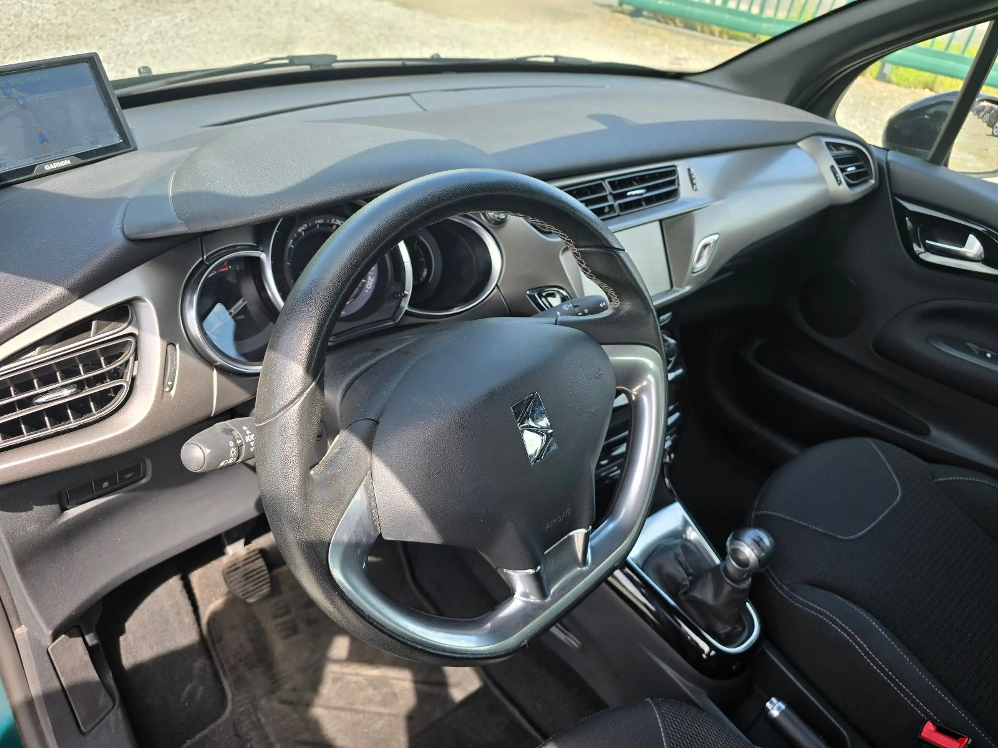 DS Automobiles DS 3 DS 3 So Chic — photo 12
