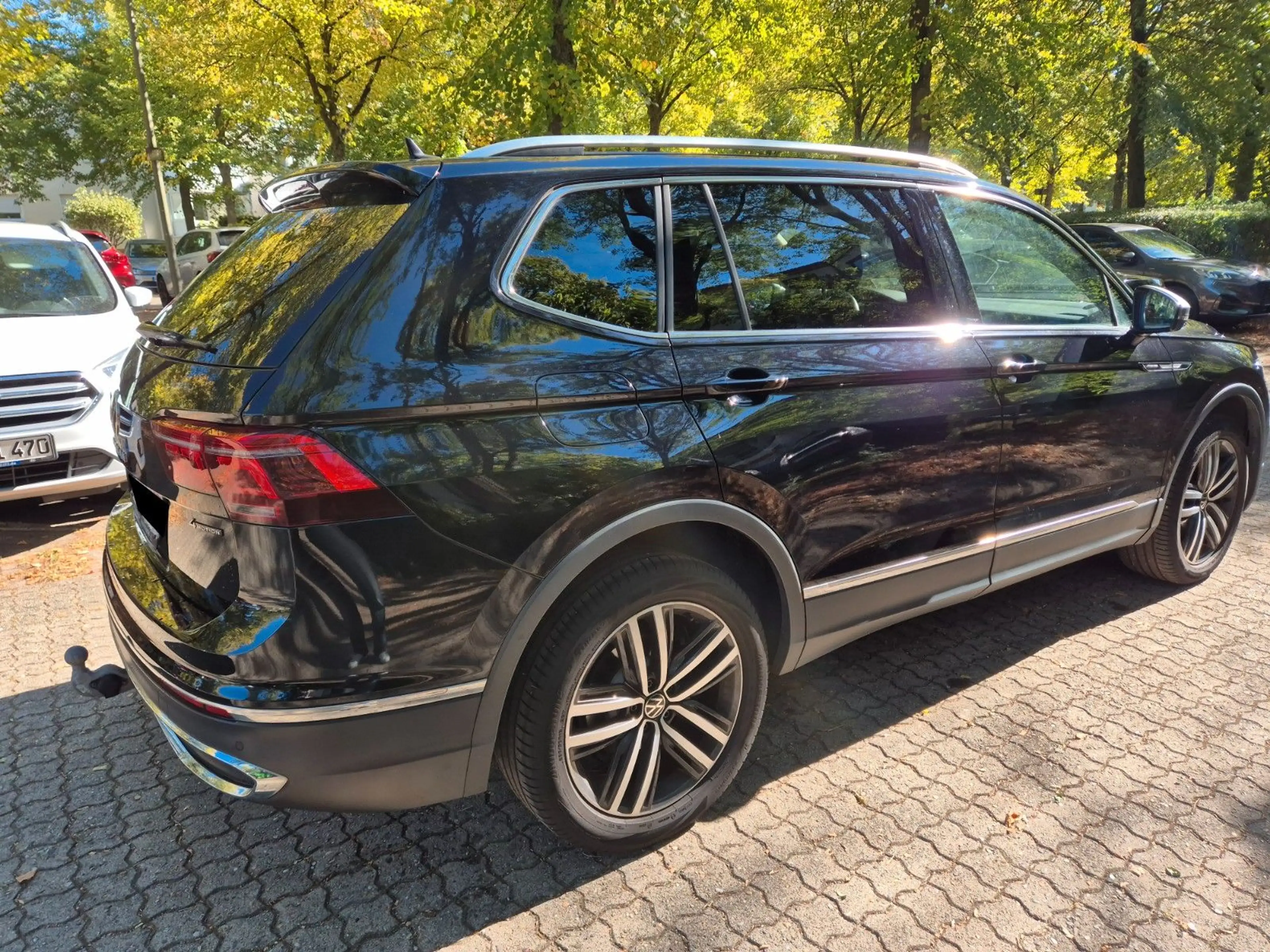 Volkswagen Tiguan Allspace 2.0TDIElegance 4MAlcant 16799NETT — photo 6