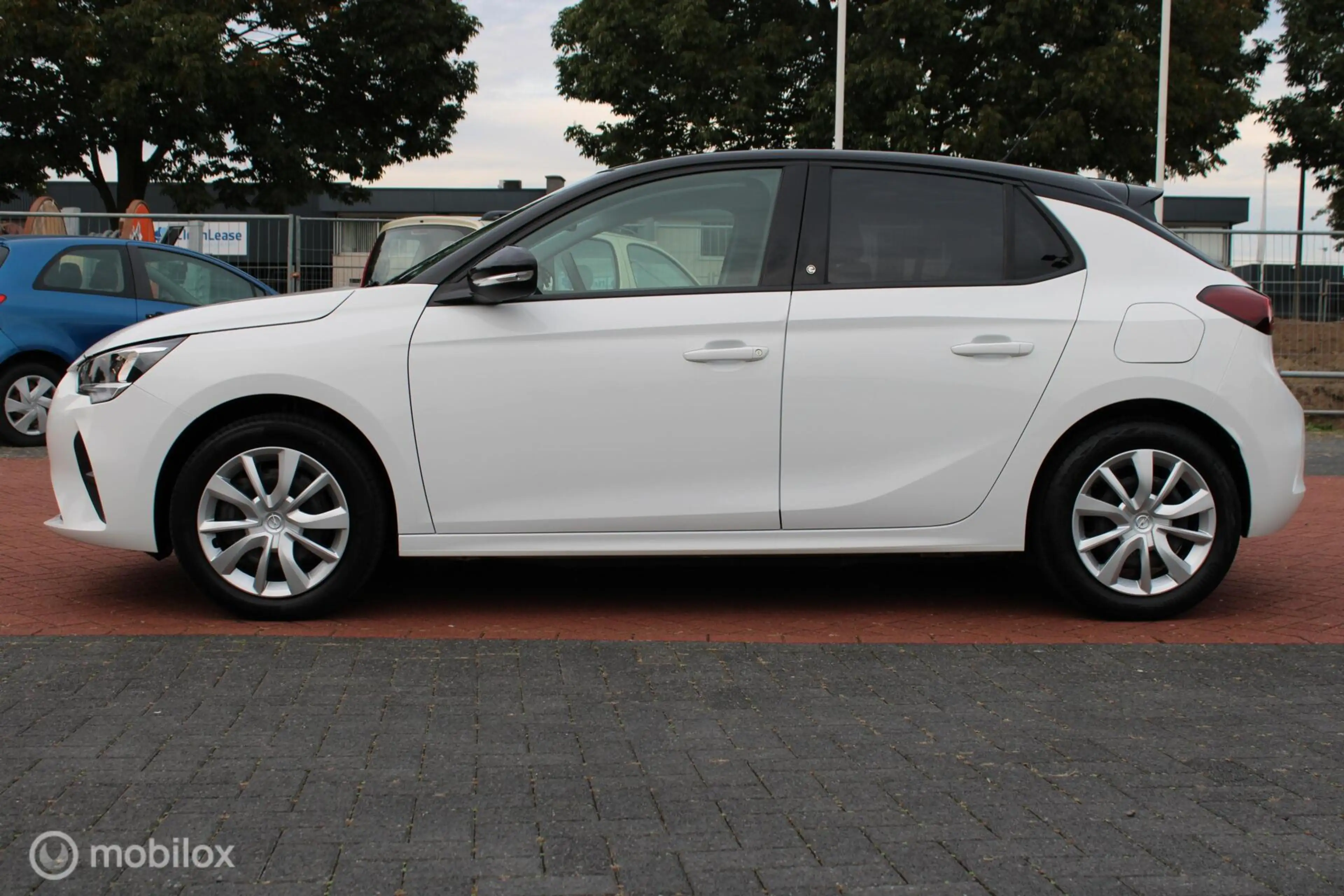 Opel Corsa-e Edition 50 kWh, Pdc, Zwart dak en donker glas, Cru — photo 3