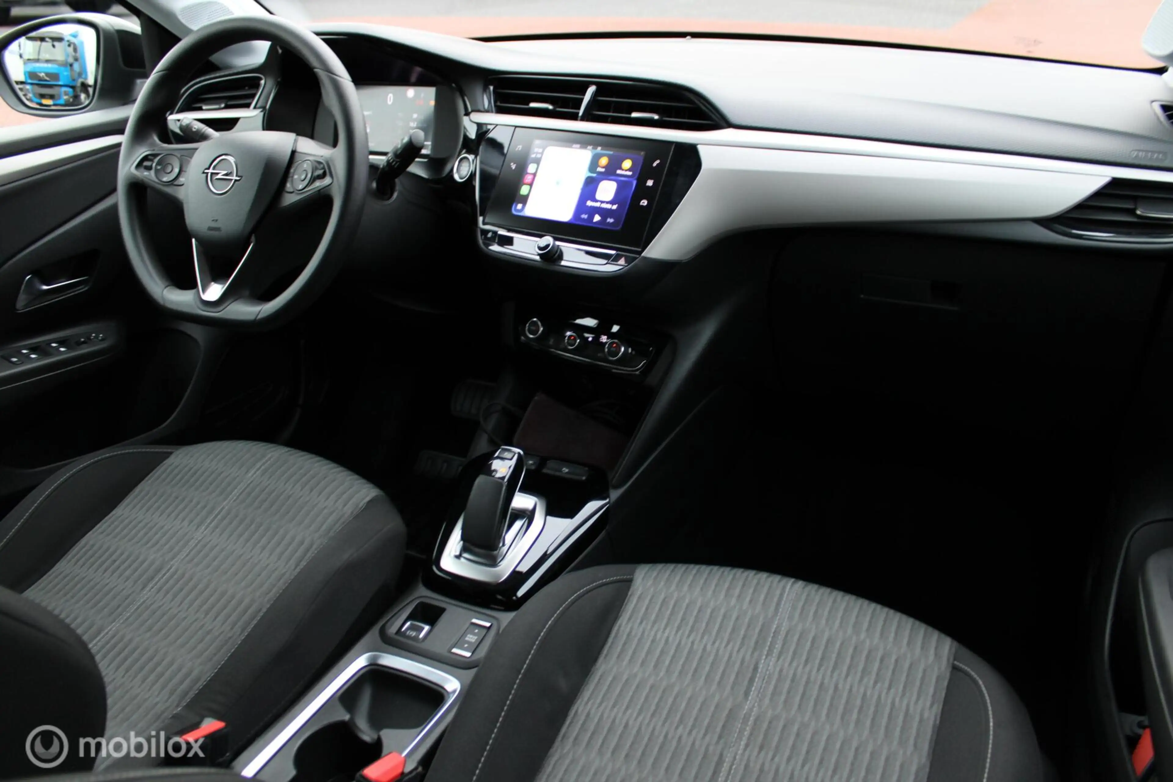 Opel Corsa-e Edition 50 kWh, Pdc, Zwart dak en donker glas, Cru — photo 2