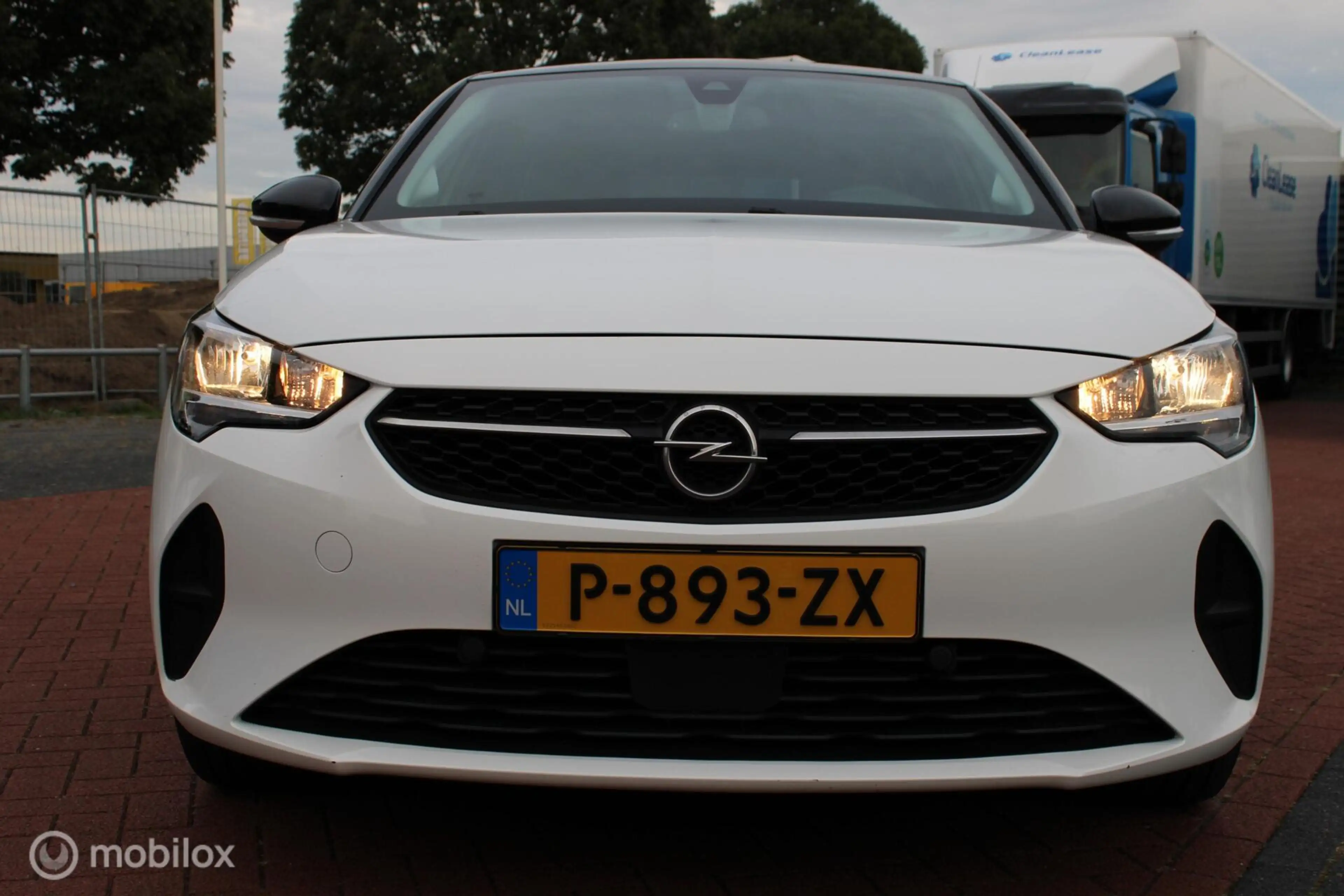 Opel Corsa-e Edition 50 kWh, Pdc, Zwart dak en donker glas, Cru — photo 14