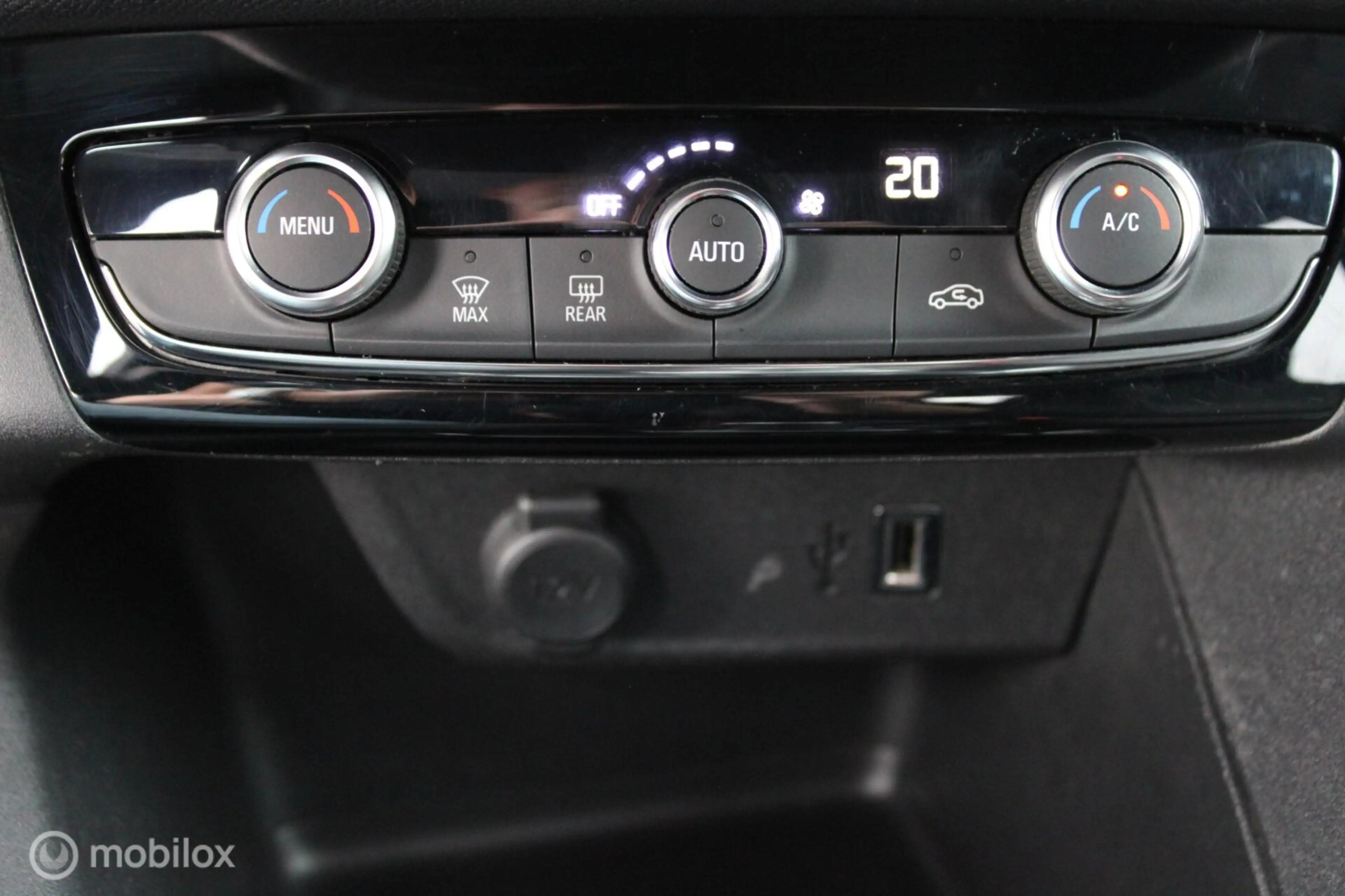 Opel Corsa-e Edition 50 kWh, Pdc, Zwart dak en donker glas, Cru — photo 11
