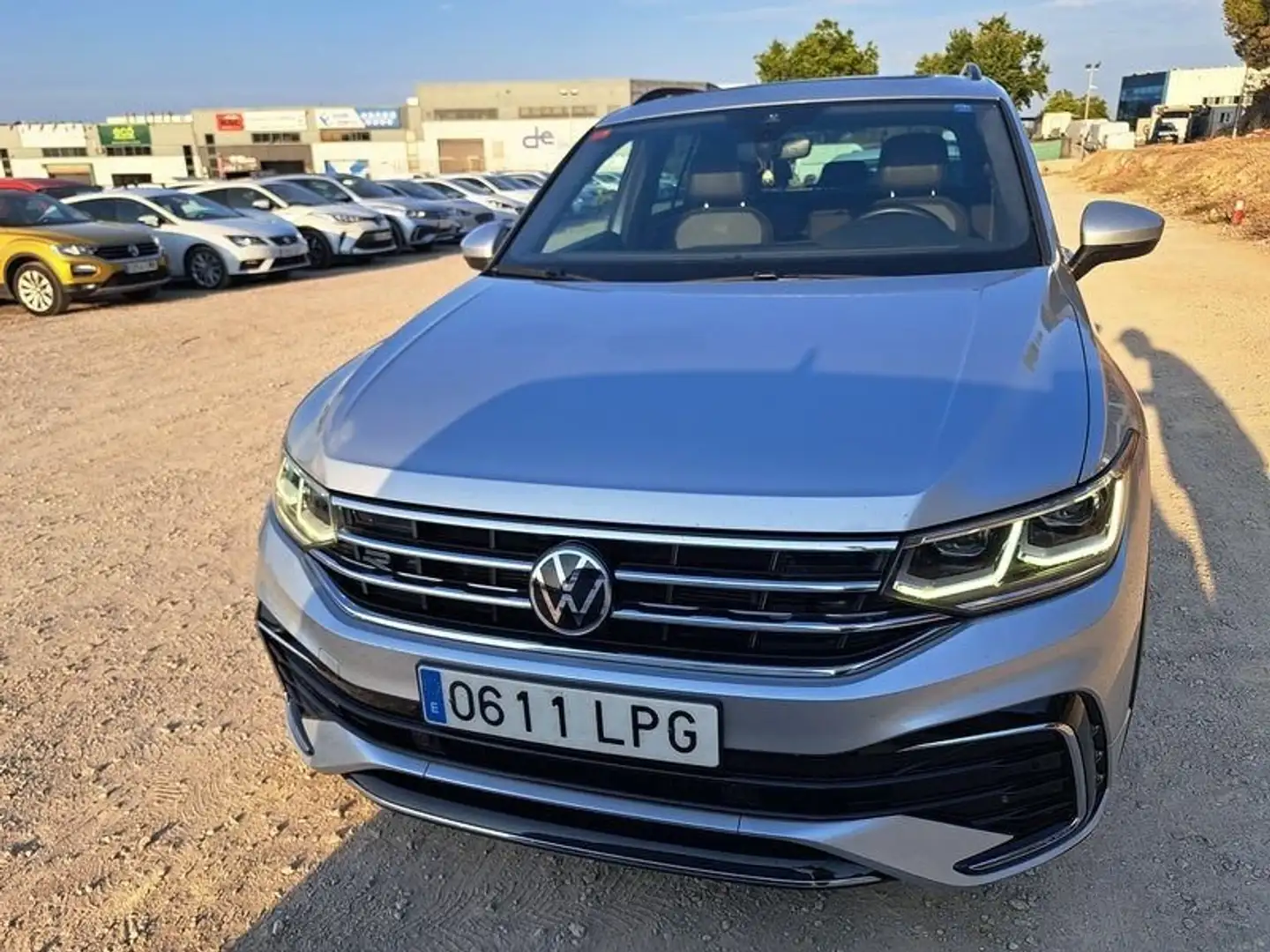 Volkswagen Tiguan 2.0TDI R-Line DSG 110kW Gris - 2