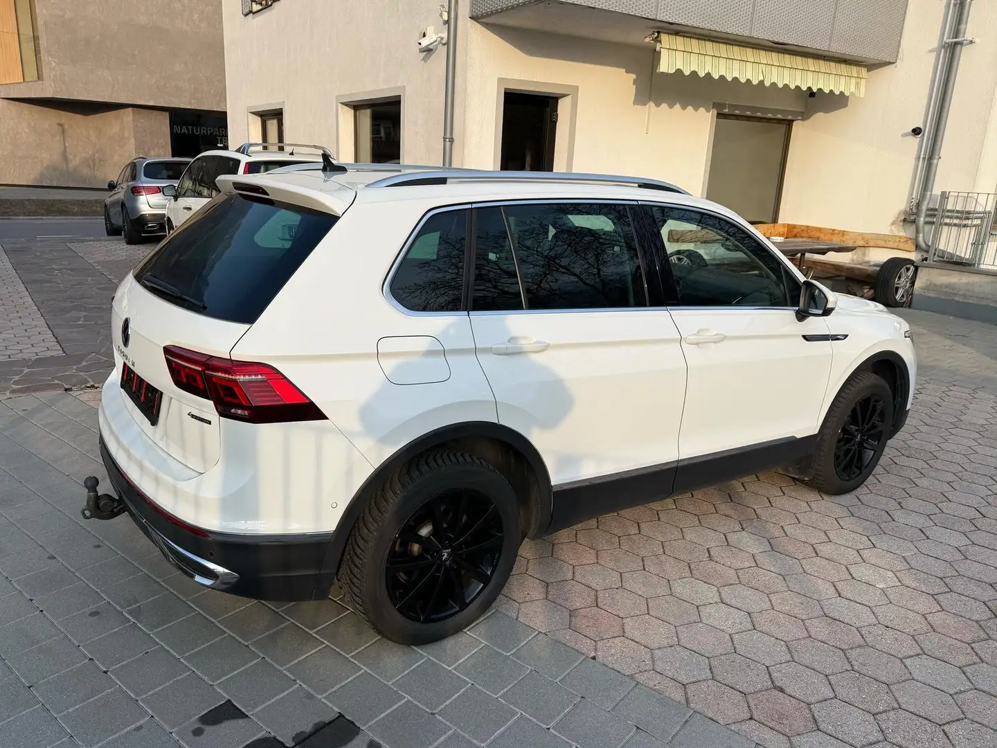 Volkswagen Tiguan 2.0 tdi Elegance 4motion 200cv dsg Wit - 1