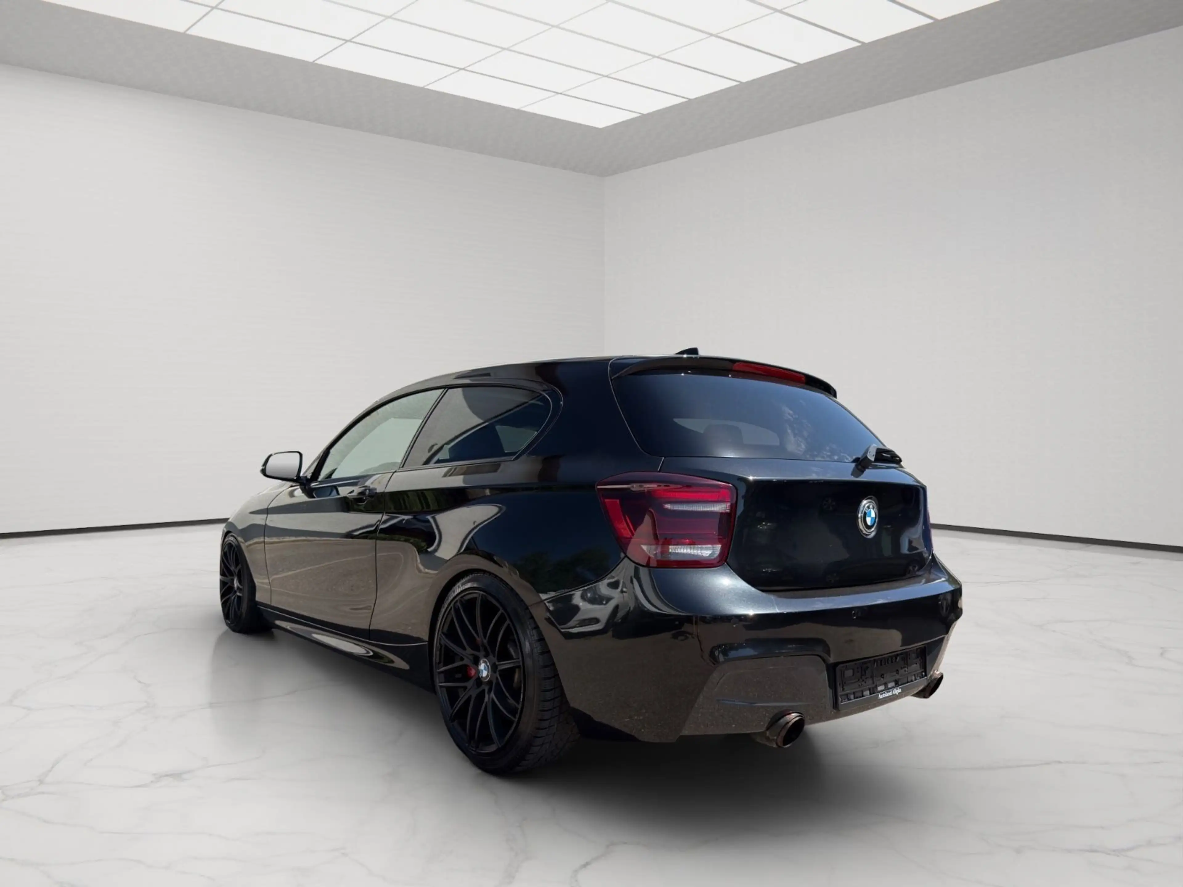 BMW 135 i xDrive *Sport*Autom.*NAVI*SHZ*PDC* — photo 5