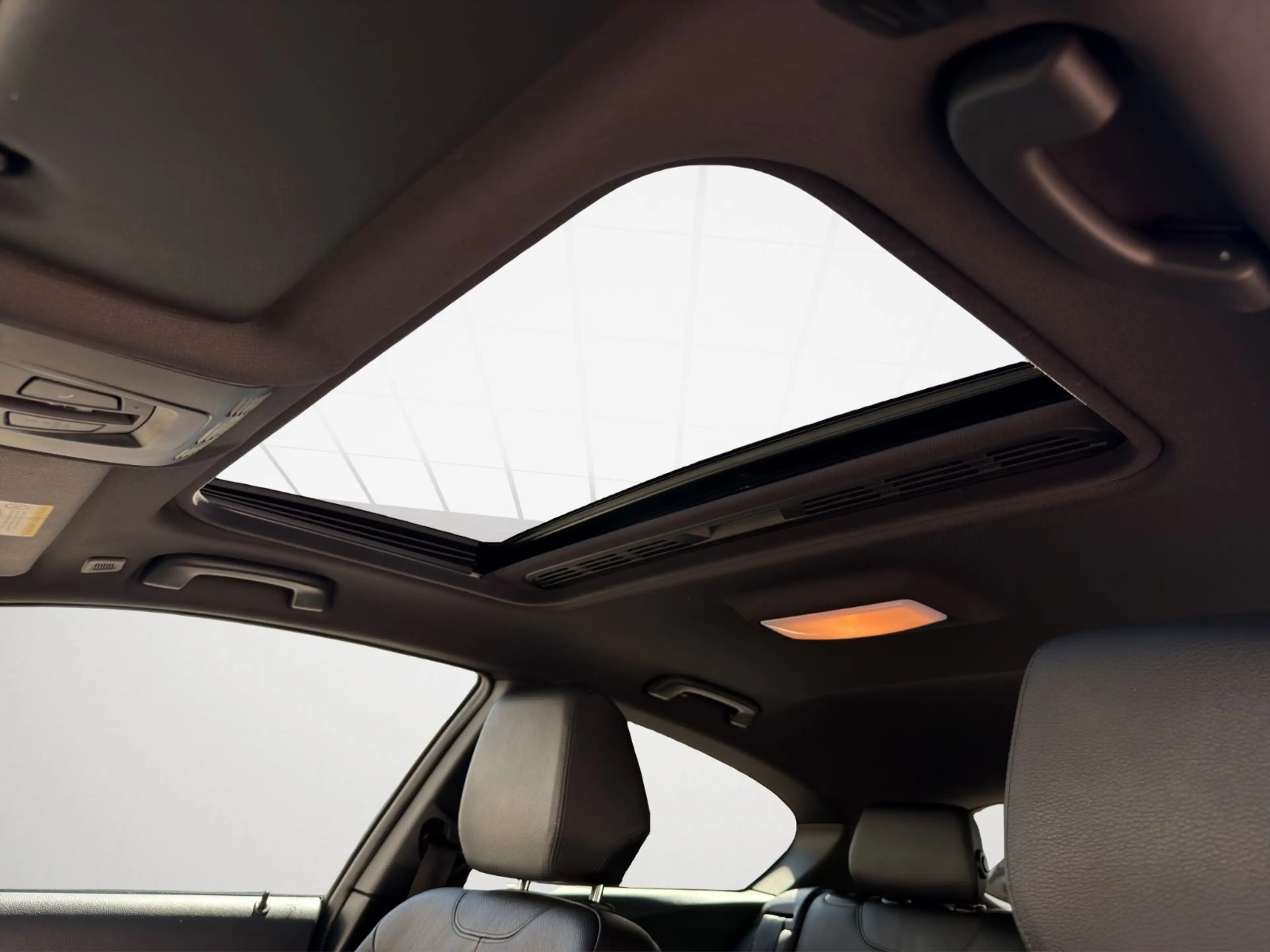 BMW 135 i xDrive *Sport*Autom.*NAVI*SHZ*PDC* — photo 11