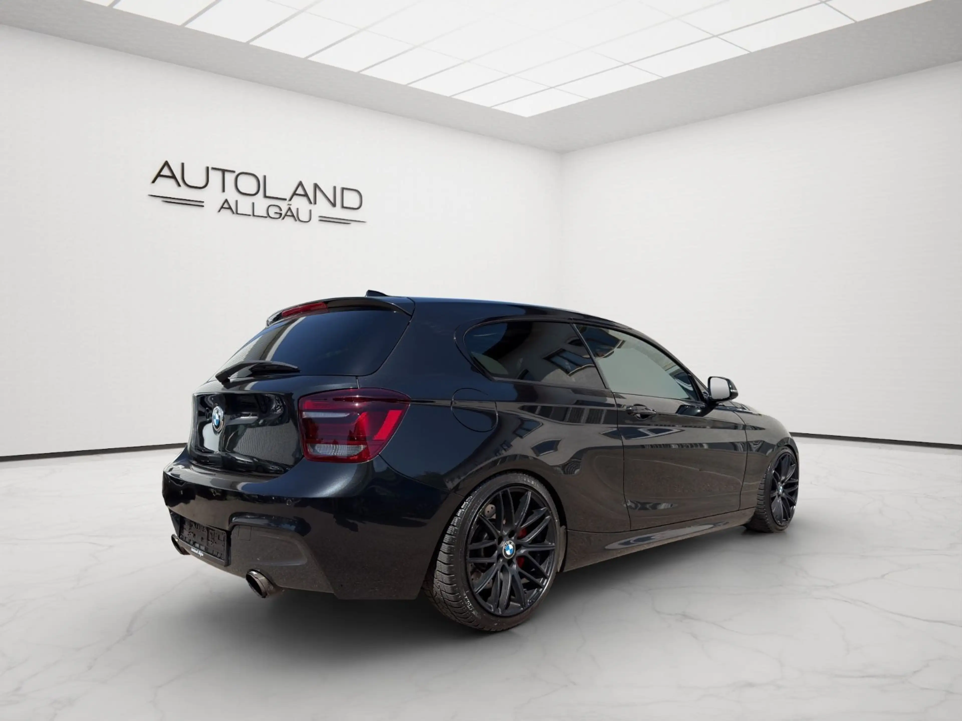 BMW 135 i xDrive *Sport*Autom.*NAVI*SHZ*PDC* — photo 7