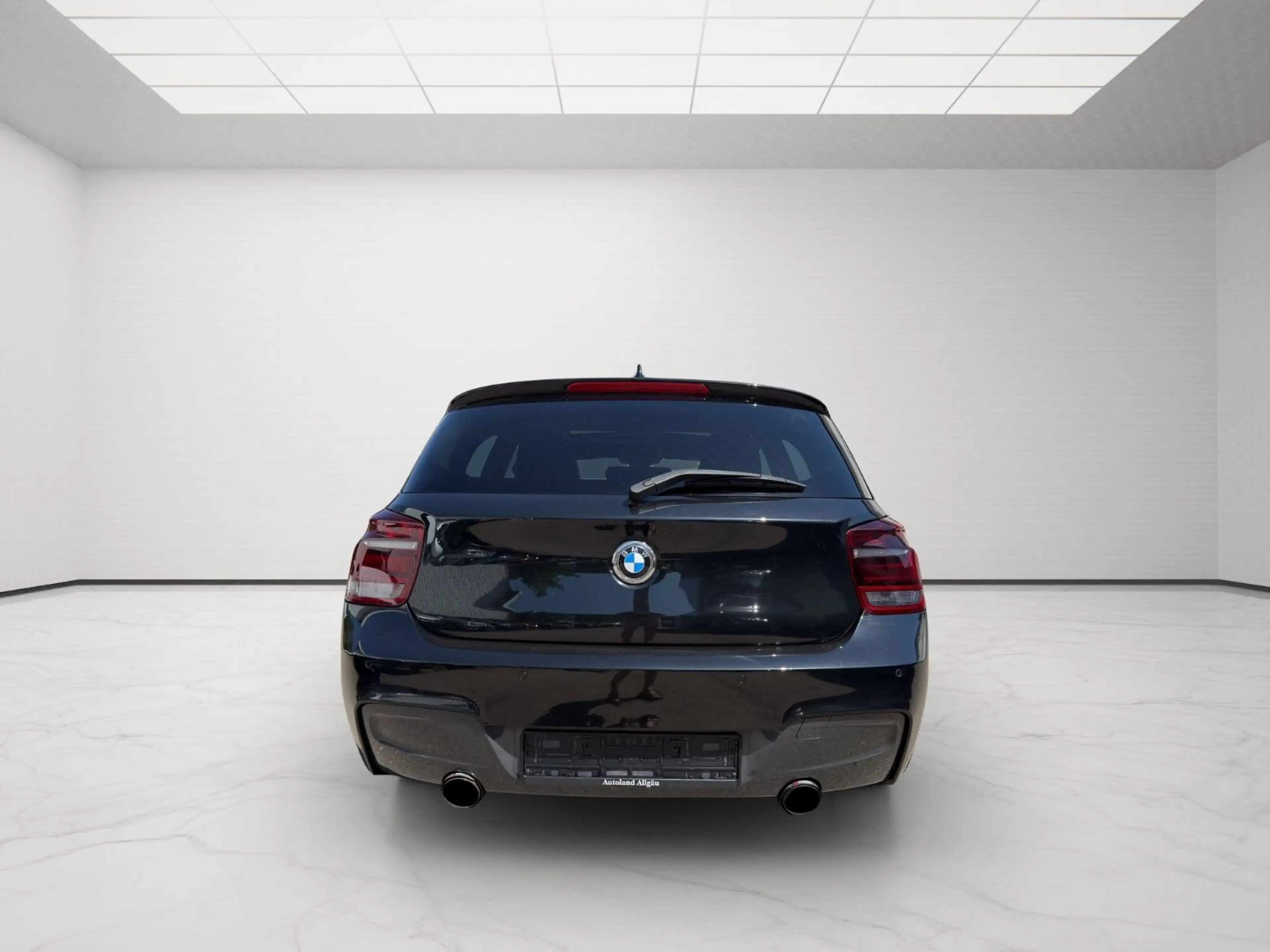 BMW 135 i xDrive *Sport*Autom.*NAVI*SHZ*PDC* — photo 6