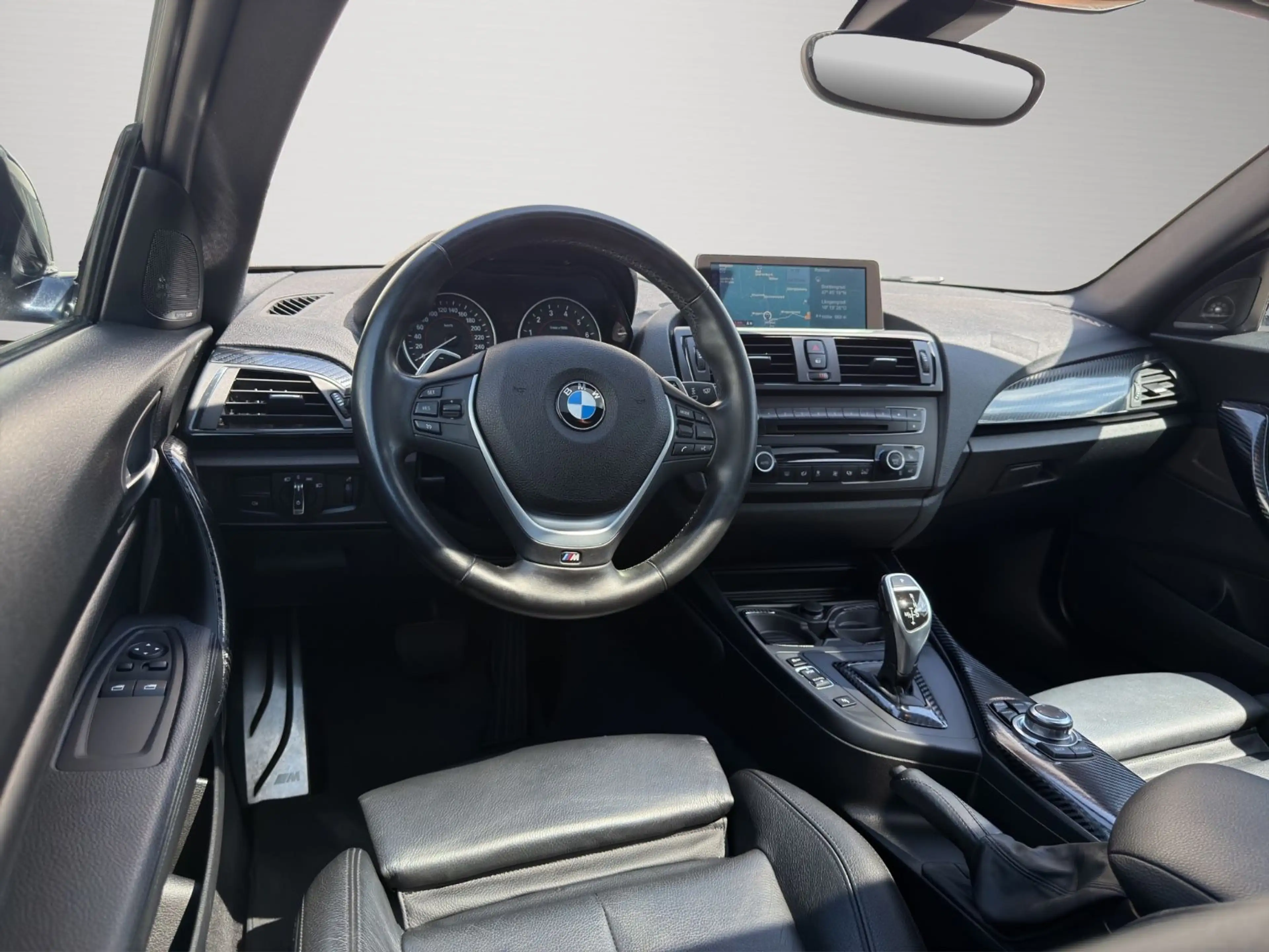 BMW 135 i xDrive *Sport*Autom.*NAVI*SHZ*PDC* — photo 12