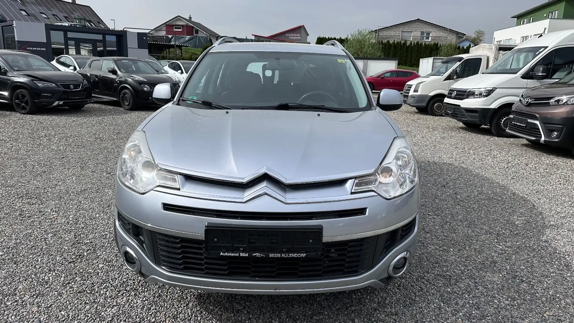 Citroen C-Crosser 2.2 Tendance AWD 7-Sitzer Navi Grau - 2