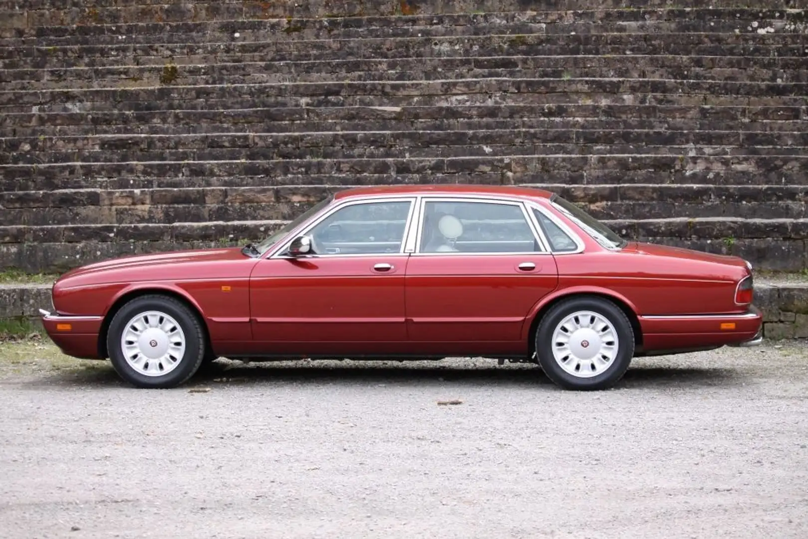 Jaguar Daimler Six mit 3 Jahren Garantie Rot - 2