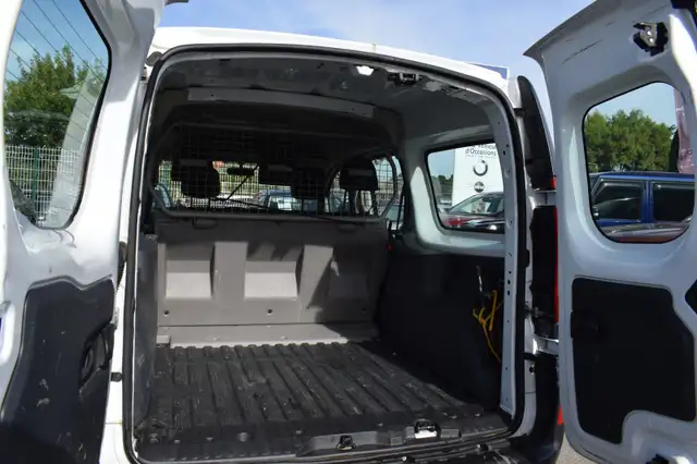 Renault Express view 9